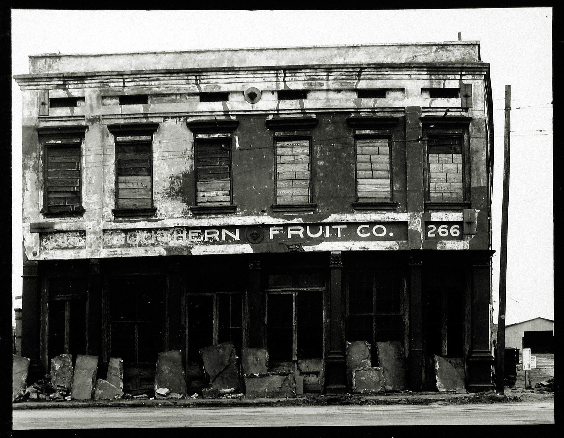 Walker Evans and His Early Circle 2004 Howard Greenberg Gallery