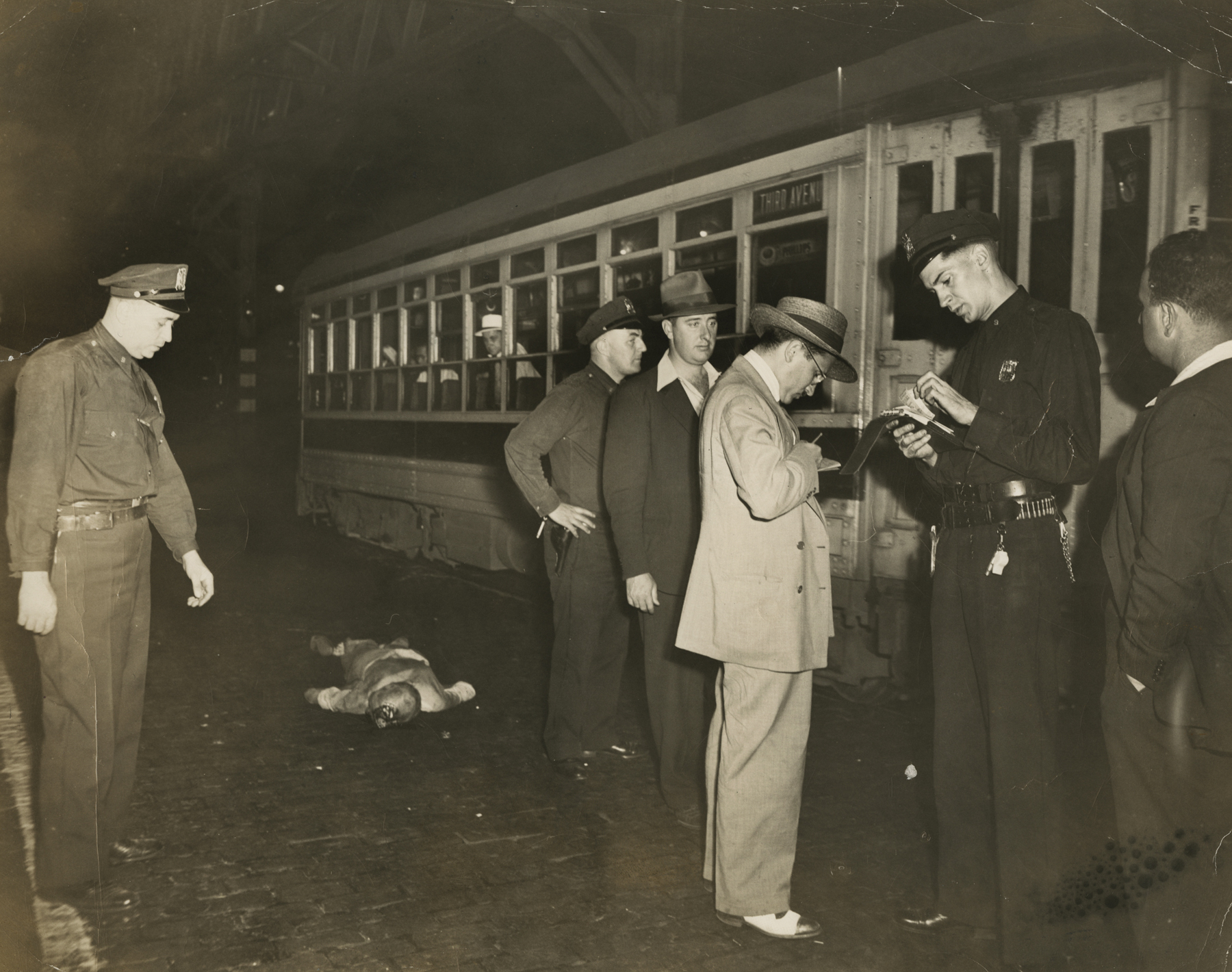 Weegee - Howard Greenberg Gallery - 2017