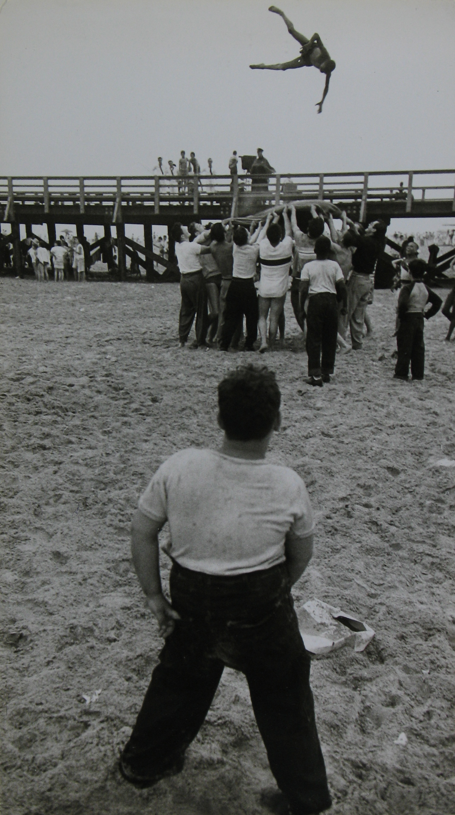 Right of Passage: Youth Culture from Mid-Century 2006 howard greenberg gallery