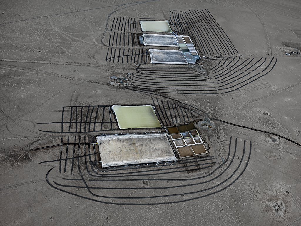 Edward Burtynsky - Salt Pans (2016) Howard Greenberg Gallery 2016