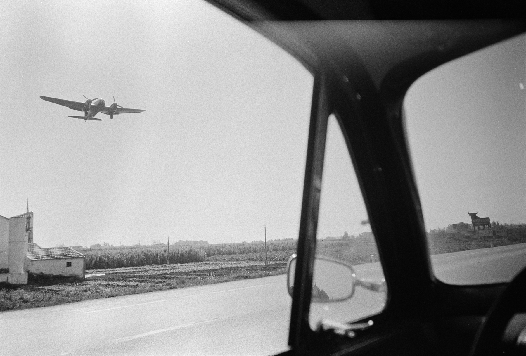 Joel Meyerowitz - European Trip: Photographs from the Car, 1968 2014 Howard Greenberg Gallery