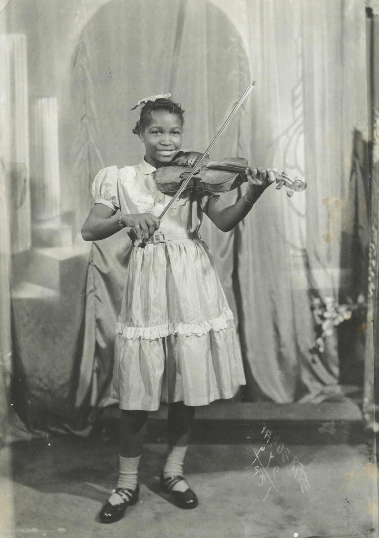 James Van Der Zee - The Violinist, 1951 - Howard Greenberg Gallery - 2019