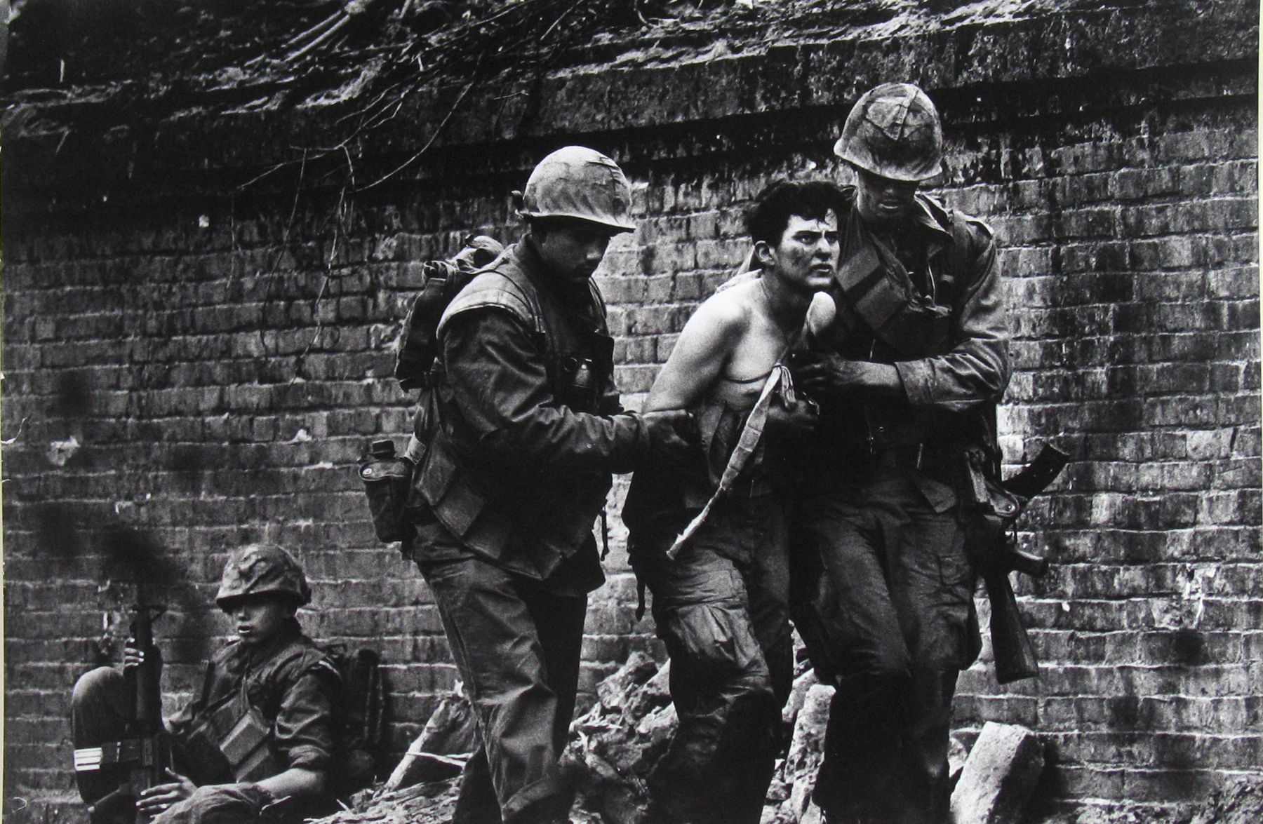 Philip Jones Griffiths: Maelstrom 2011 Howard Greenberg Gallery