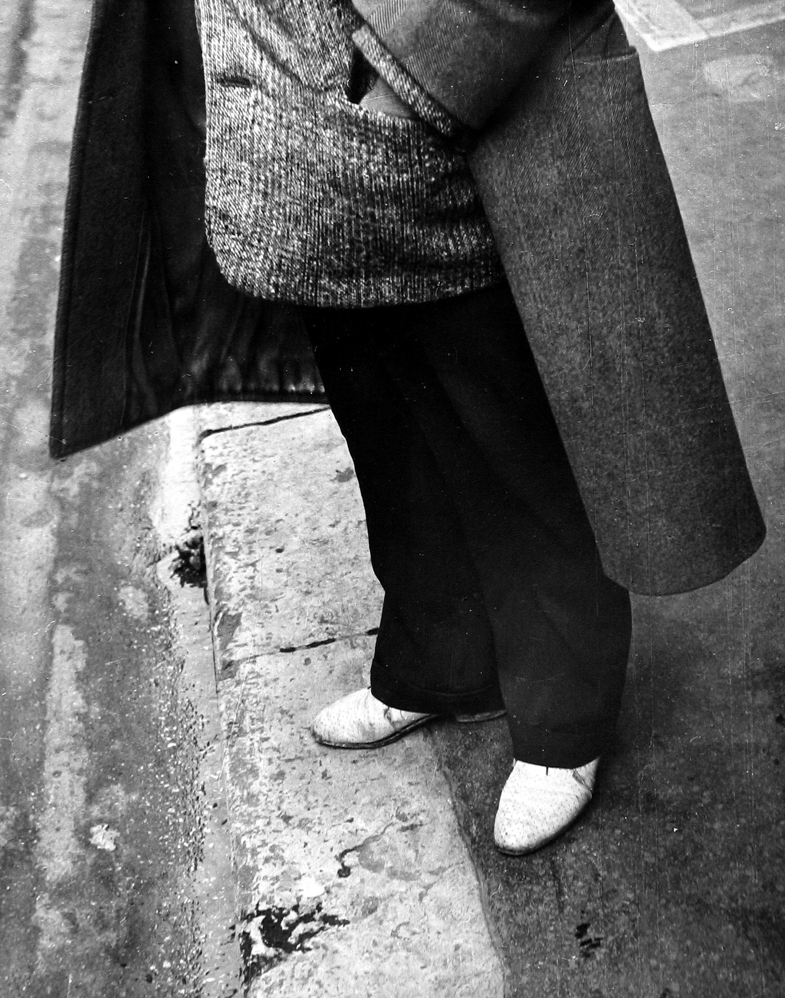 Leon Levinstein: Living in the Edge 2010 Howard Greenberg Gallery