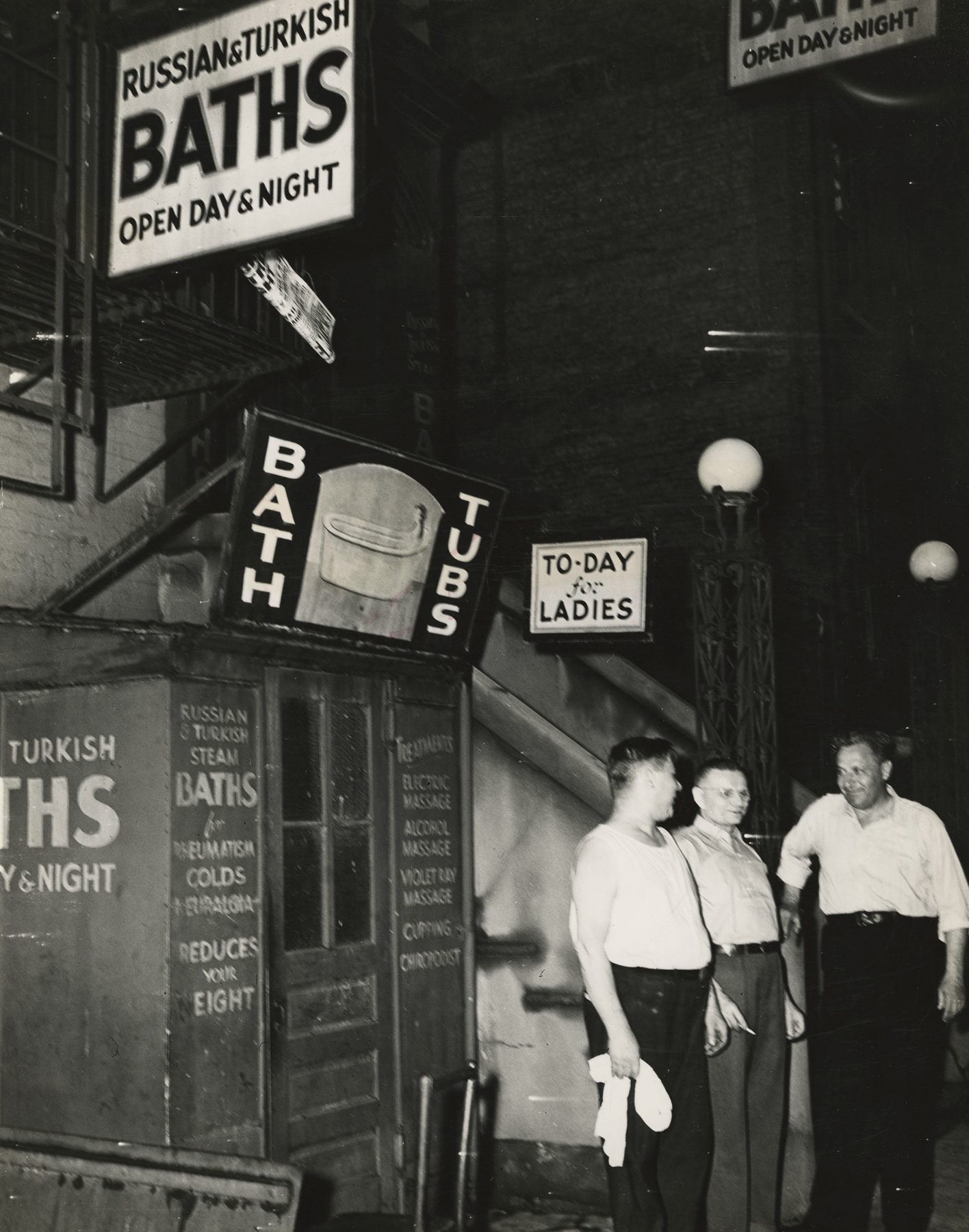 Weegee - Howard Greenberg Gallery - 2017