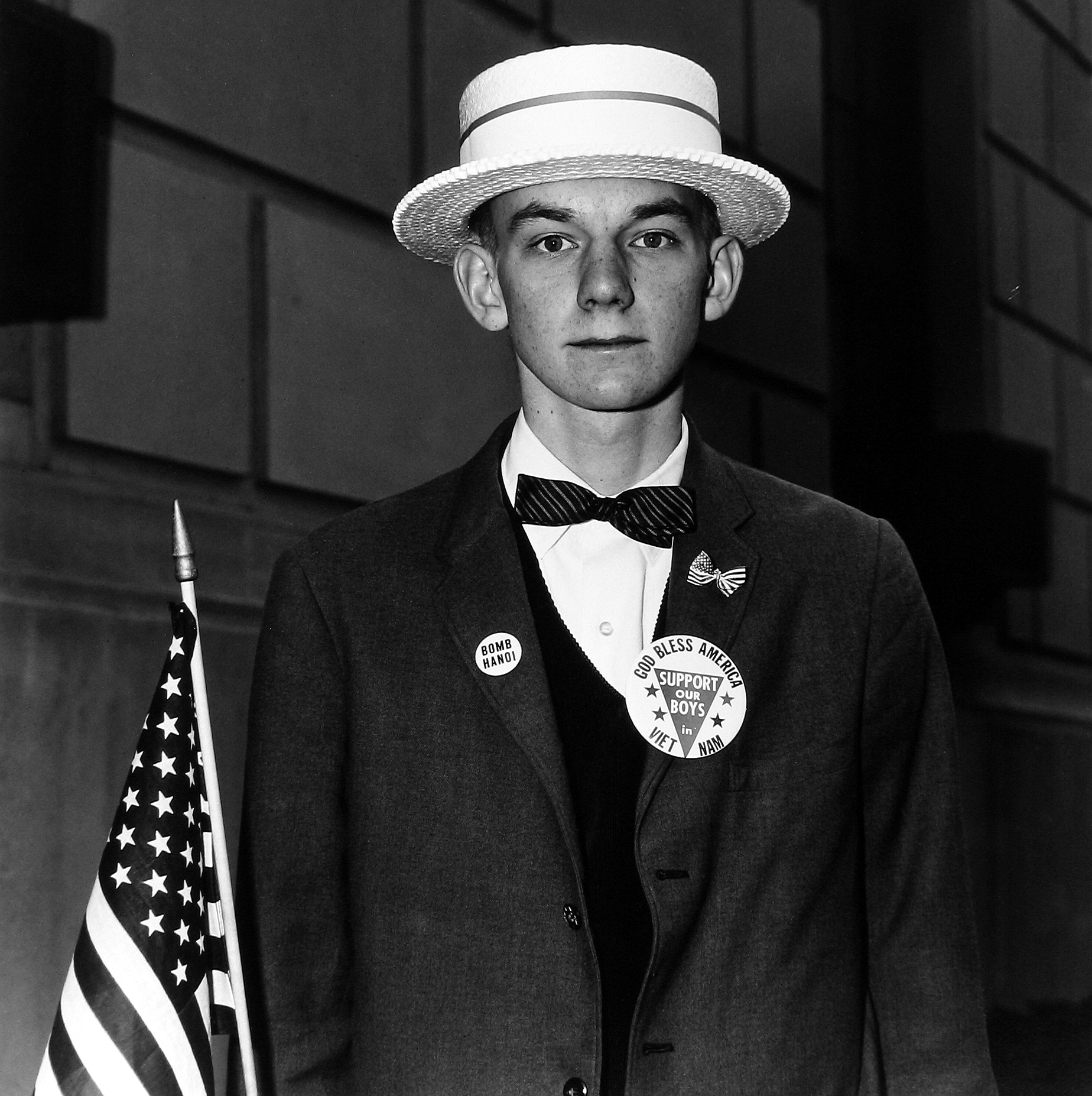 Right of Passage: Youth Culture from Mid-Century 2006 howard greenberg gallery