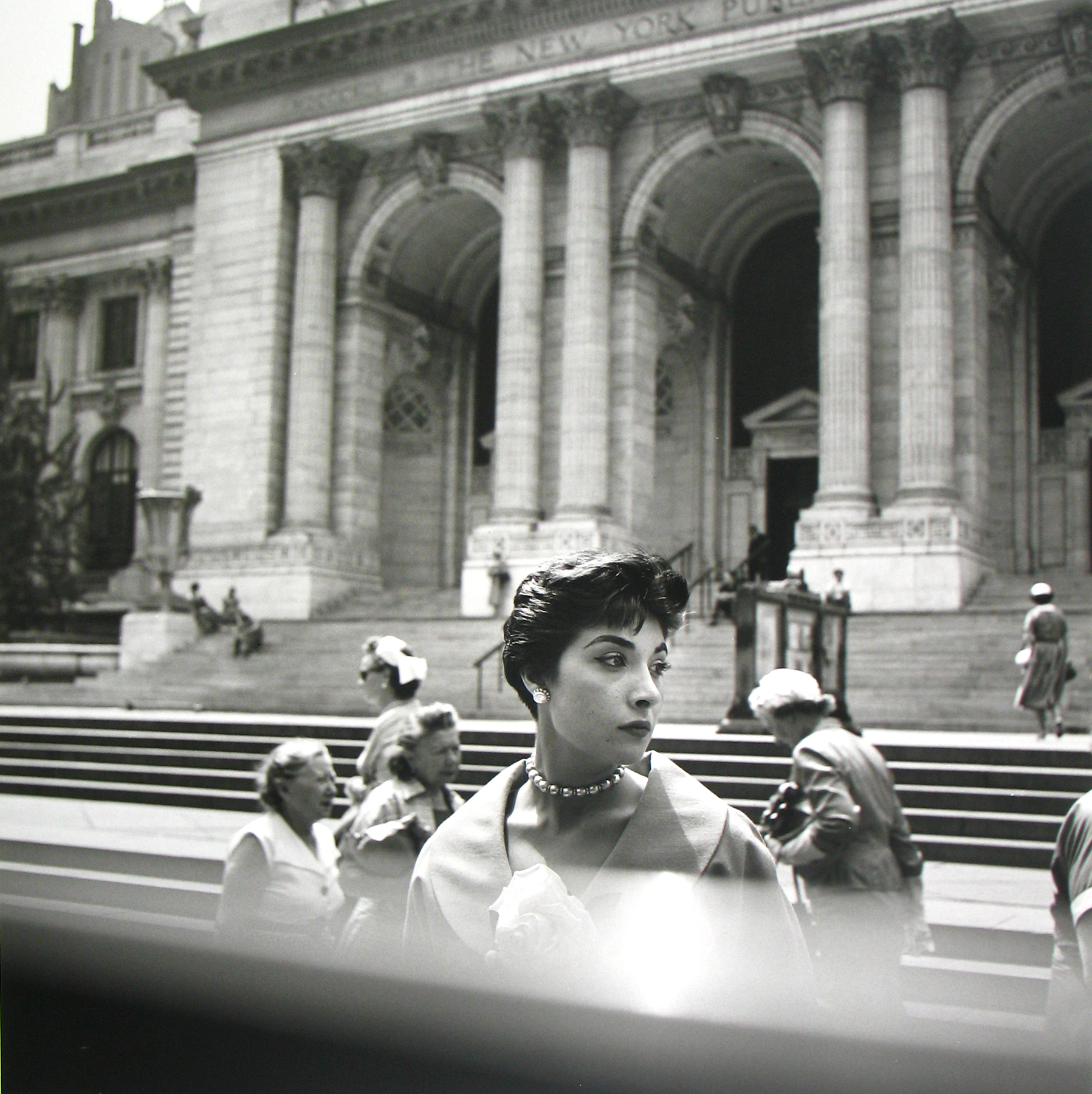 Vivian Maier: Photographs from the Maloof Collection 2011 howard greenberg gallery