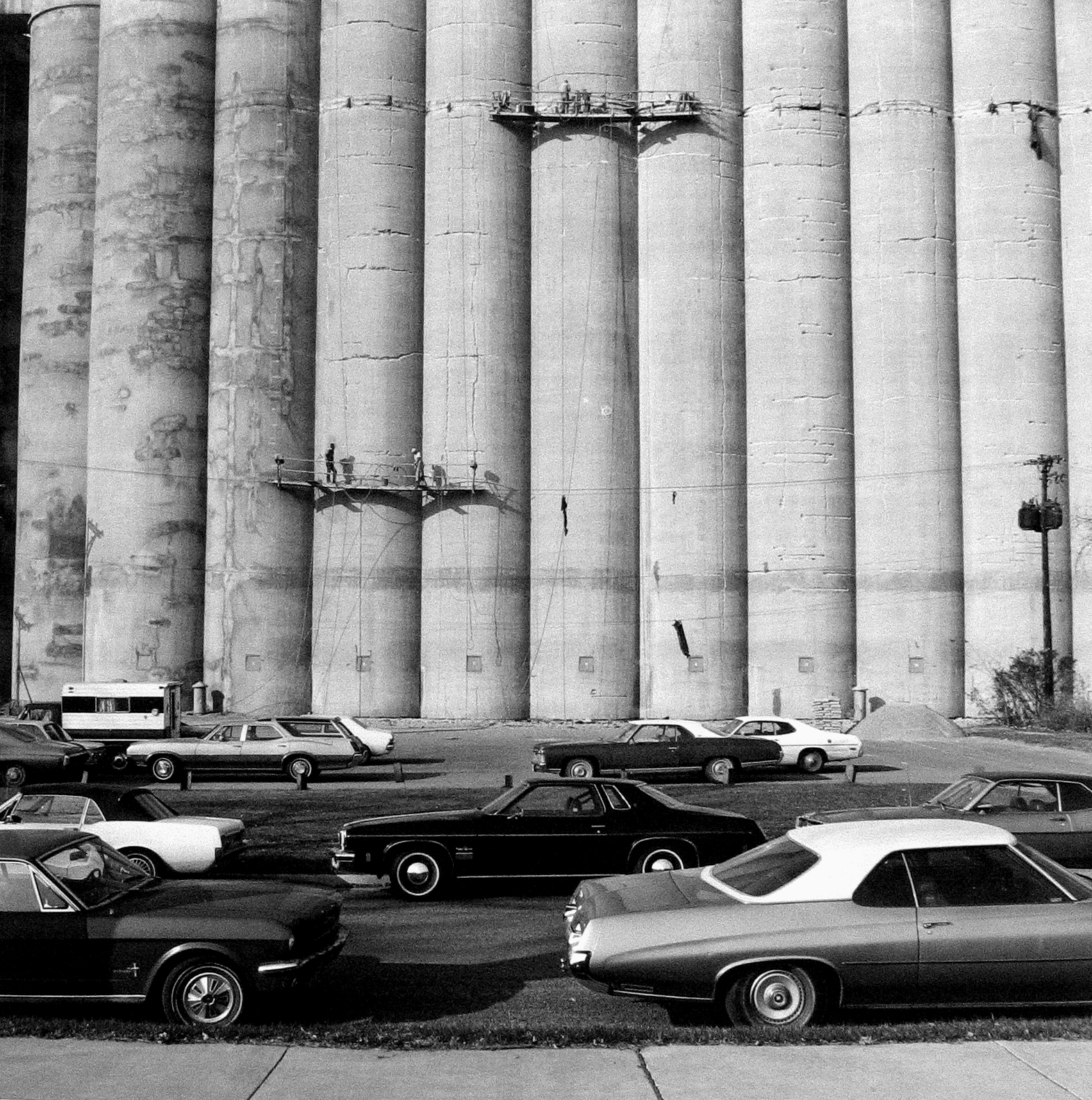 Frank Gohlke: Grain Elevators Howard Greenberg Gallery 2016