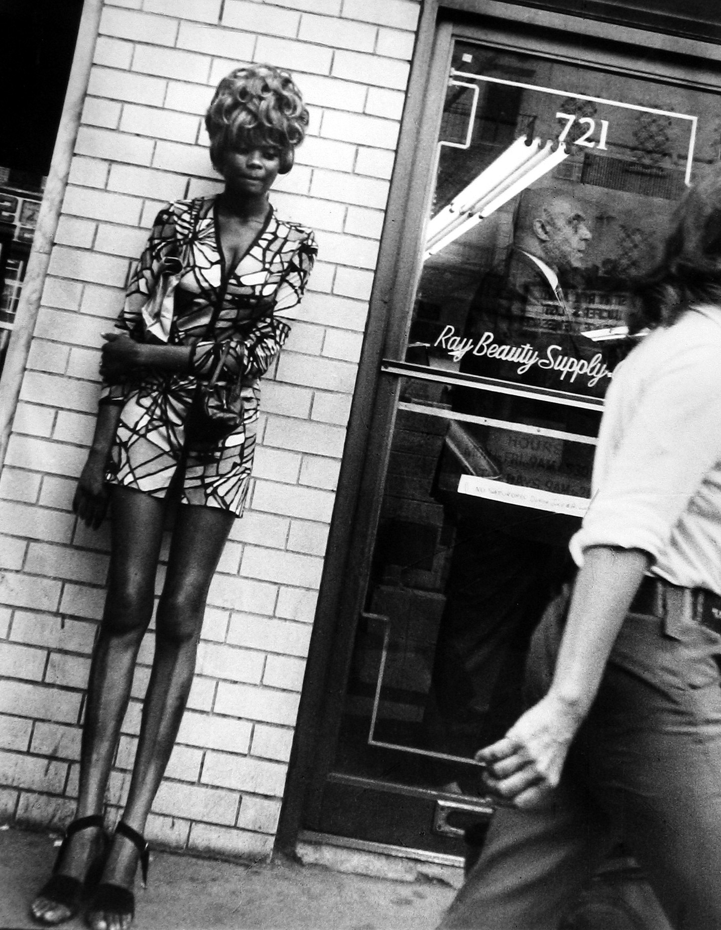 Leon Levinstein: Living in the Edge 2010 Howard Greenberg Gallery