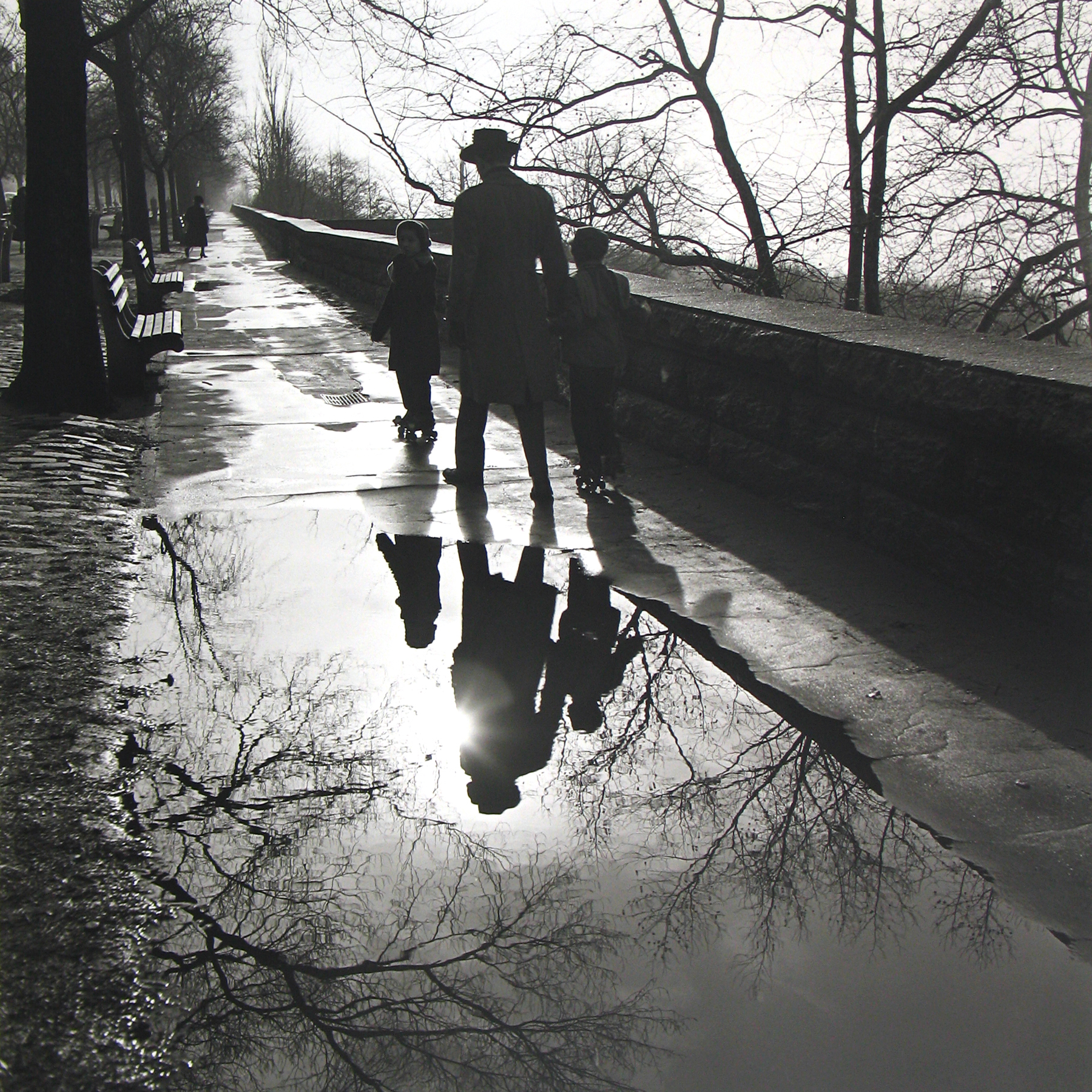 Vivian Maier: Photographs from the Maloof Collection 2011 howard greenberg gallery