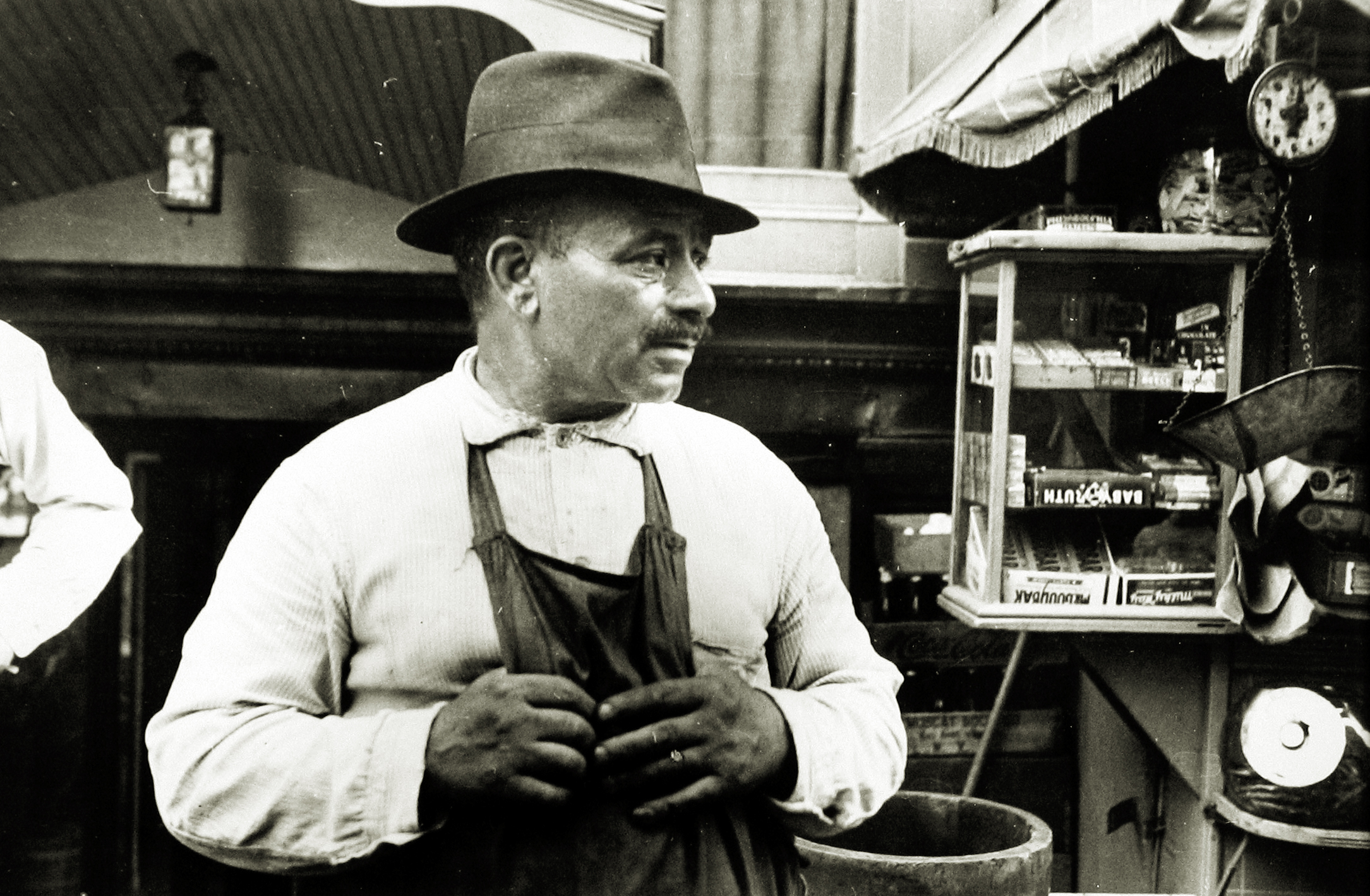 Walker Evans and His Early Circle 2004 Howard Greenberg Gallery