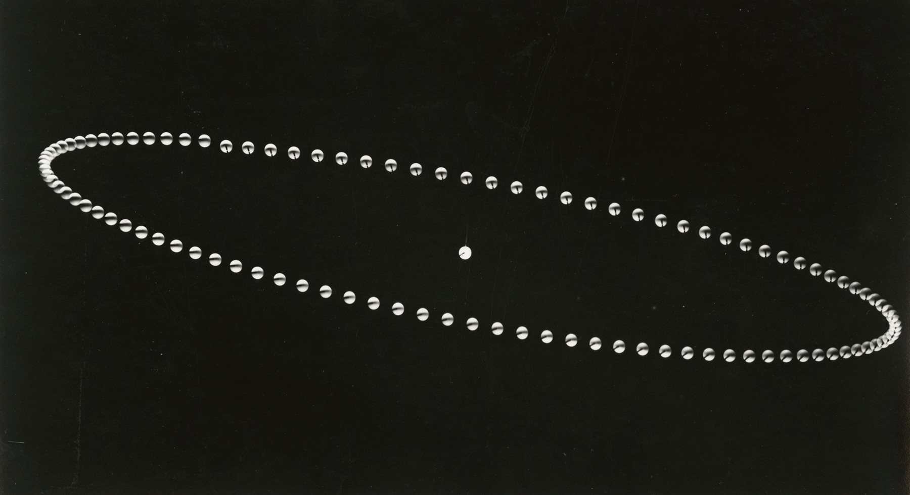 Berenice Abbott - Multiple exposure of a swinging ball - 1958-61