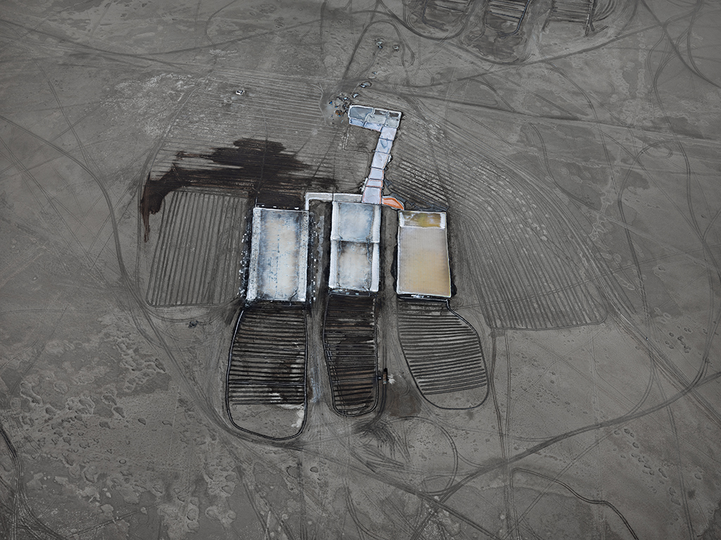 Edward Burtynsky - Salt Pans (2016) Howard Greenberg Gallery 2016