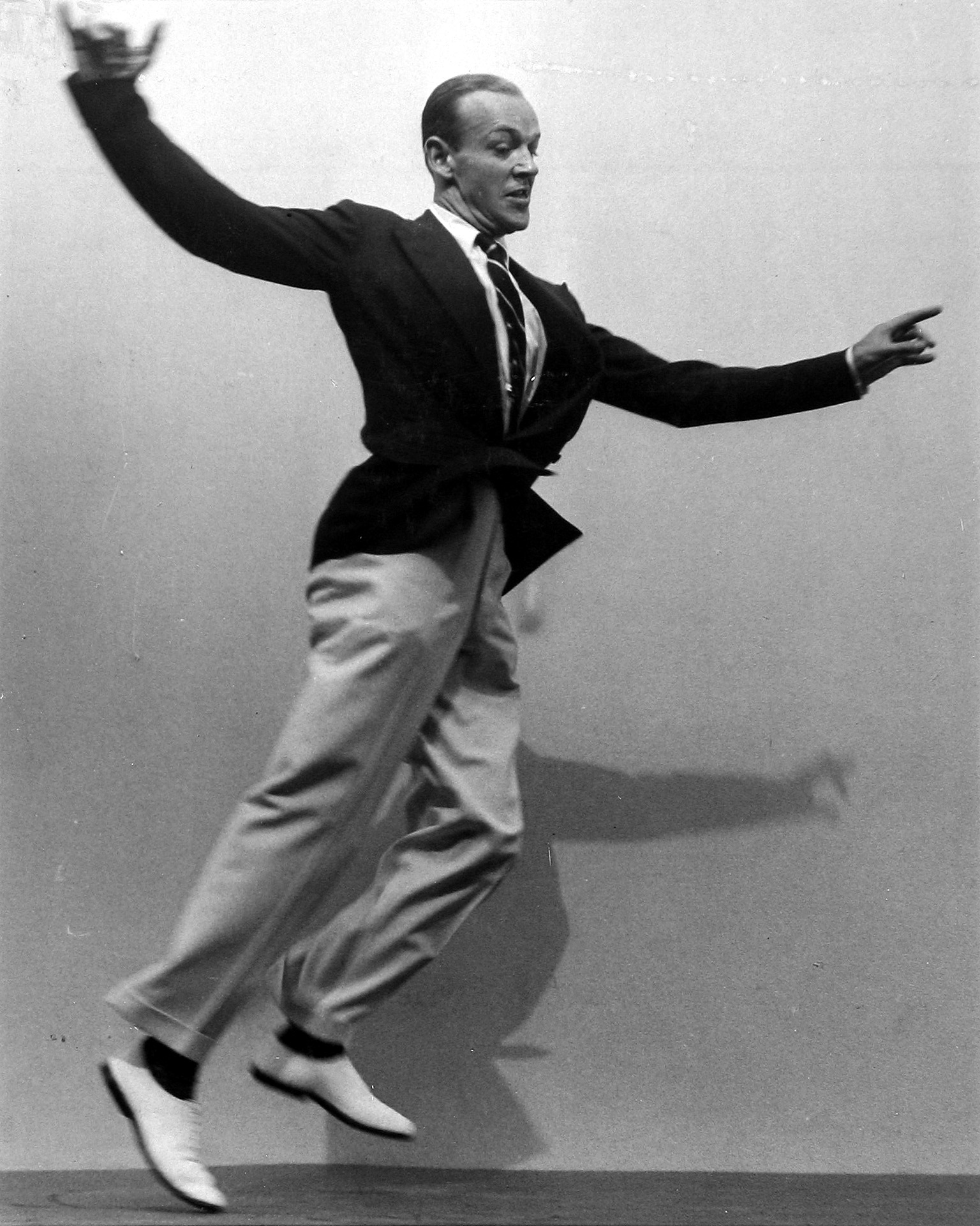 Martin Munkacsi: Vitality 2009 Howard Greenberg Gallery