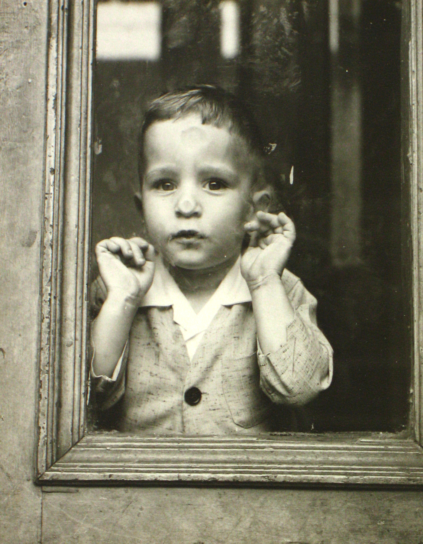 Vivian Maier: Lifetime Prints from the Maloof Collection 2011 Howard Greenberg Gallery