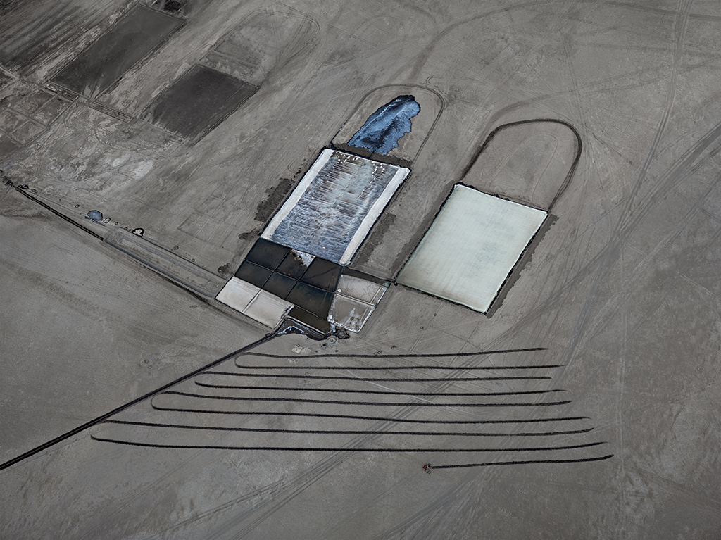 Edward Burtynsky - Salt Pans (2016) Howard Greenberg Gallery 2016