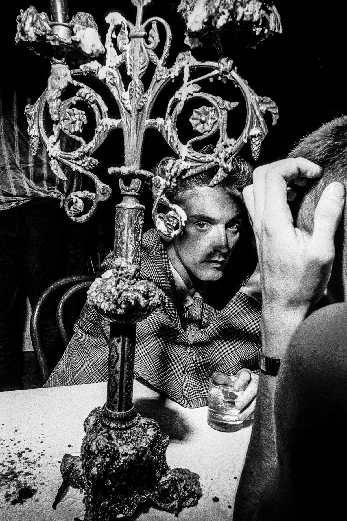 Ken Schles - INVISIBLE CITY / NIGHT WALK 1983-1989 - Howard Greenberg Gallery - 2015