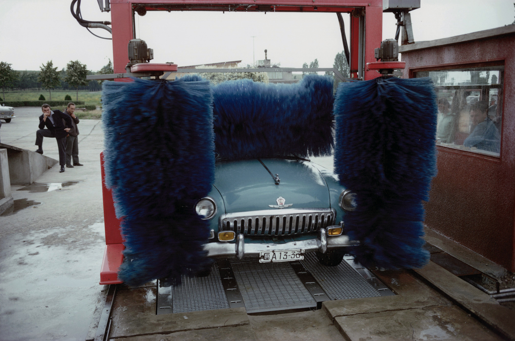 Joel Meyerowitz - 50 Years of Photographs Part I: 1962 - 1977 2012 Howard Greenberg Gallery