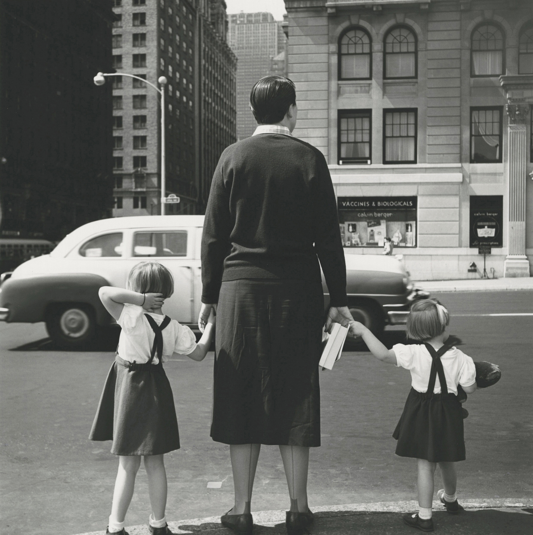 Vivian Maier: Unpublished 2013 2014 howard greenberg gallery