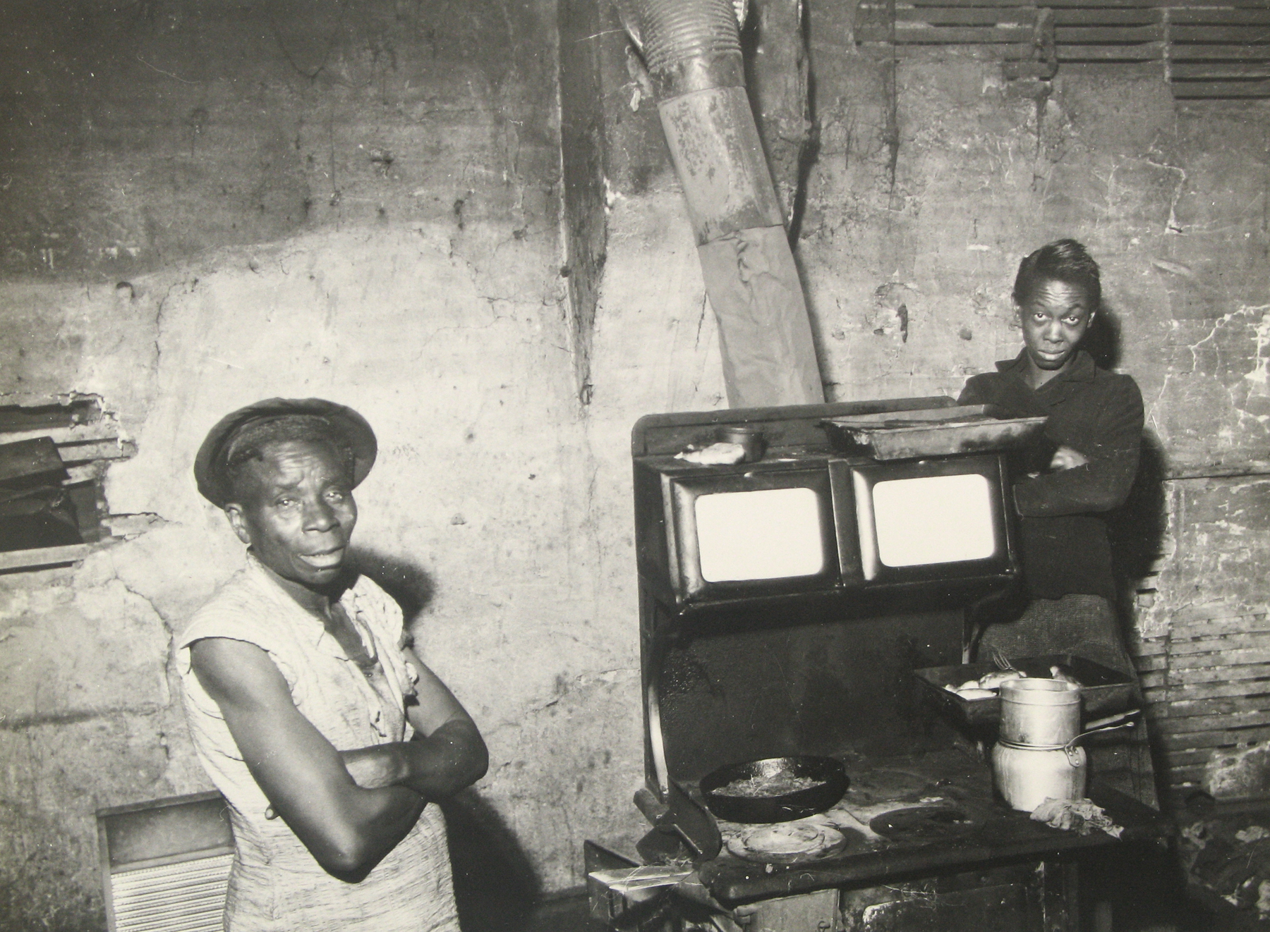 Peter Sekaer: An Untold Story 2010 Howard Greenberg Gallery