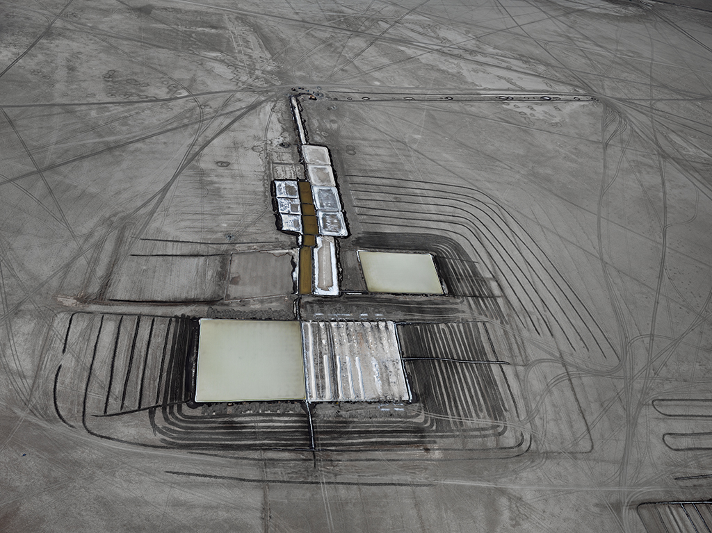 Edward Burtynsky - Salt Pans (2016) Howard Greenberg Gallery 2016