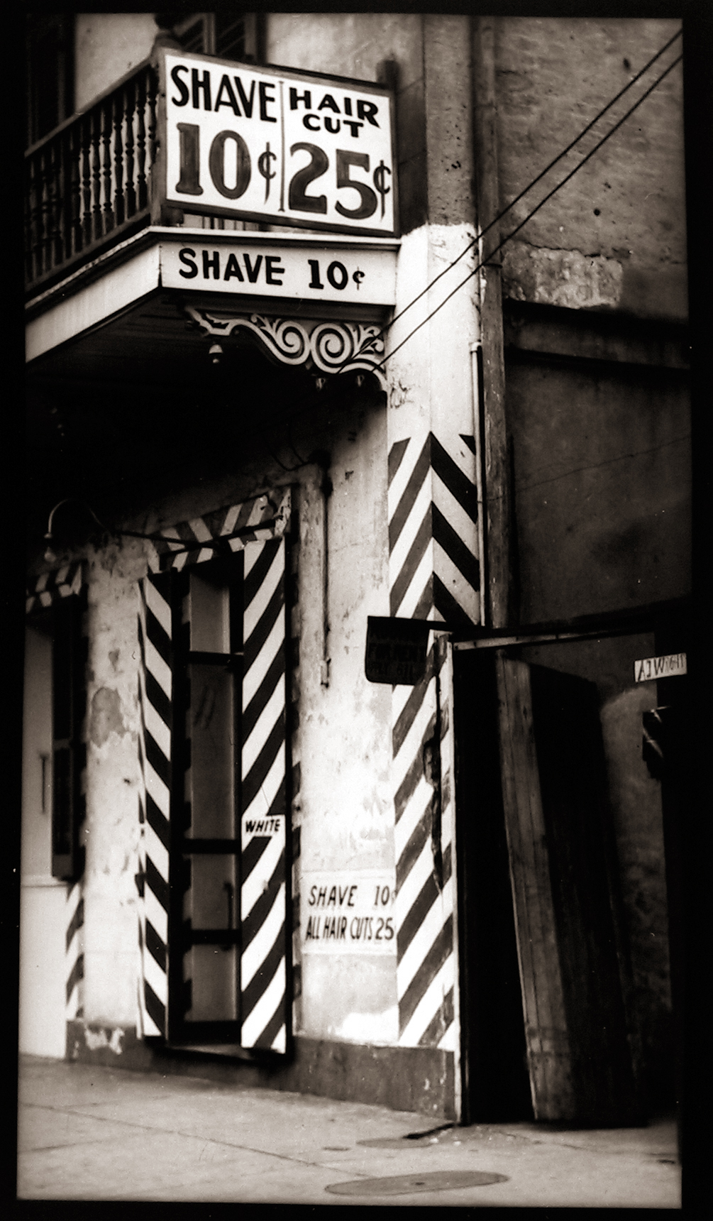 Peter Sekaer: An Untold Story 2010 Howard Greenberg Gallery