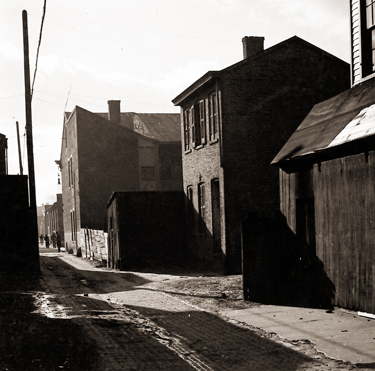 Walker Evans and His Early Circle 2004 Howard Greenberg Gallery