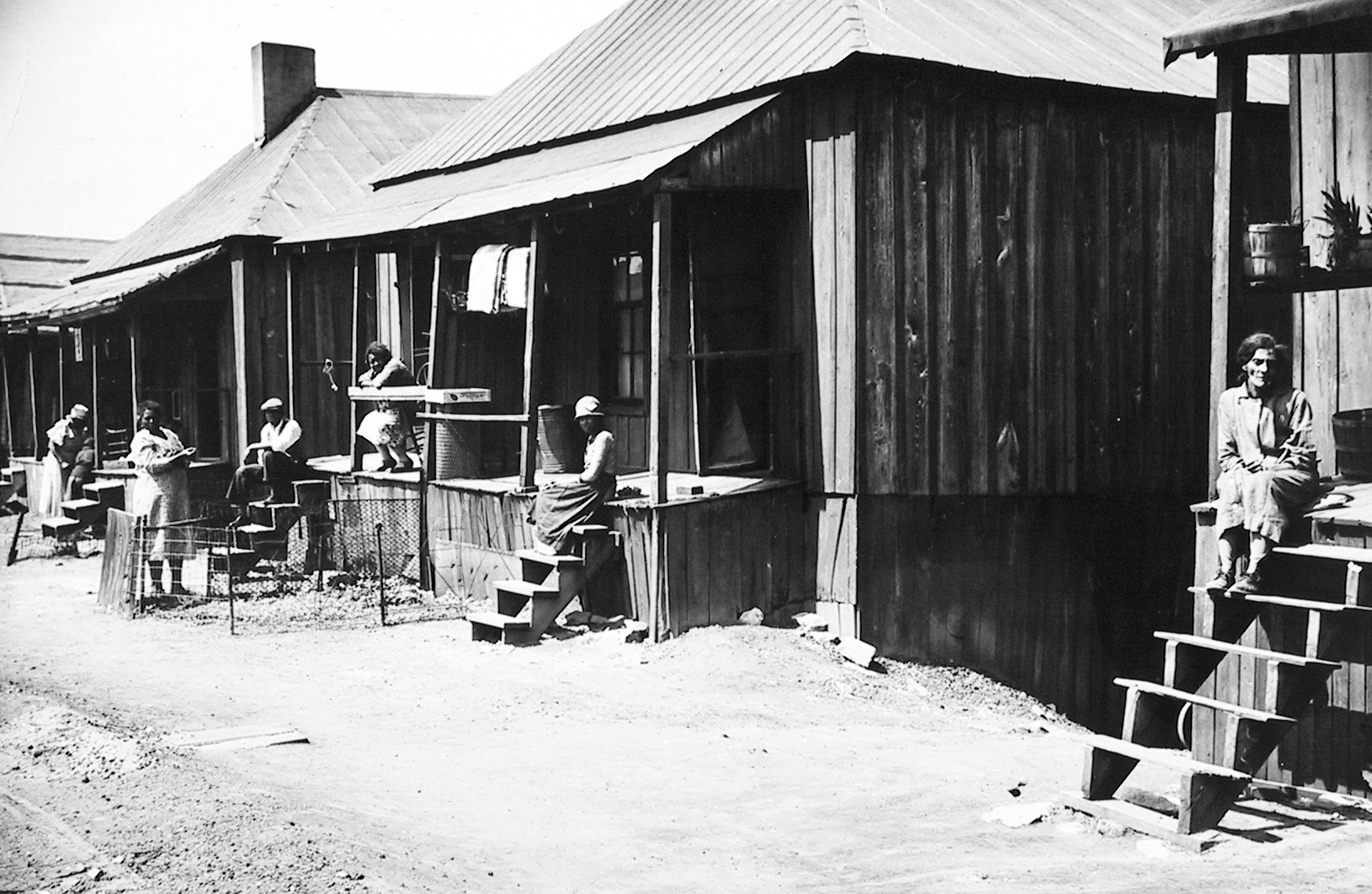 Peter Sekaer: An Untold Story 2010 Howard Greenberg Gallery