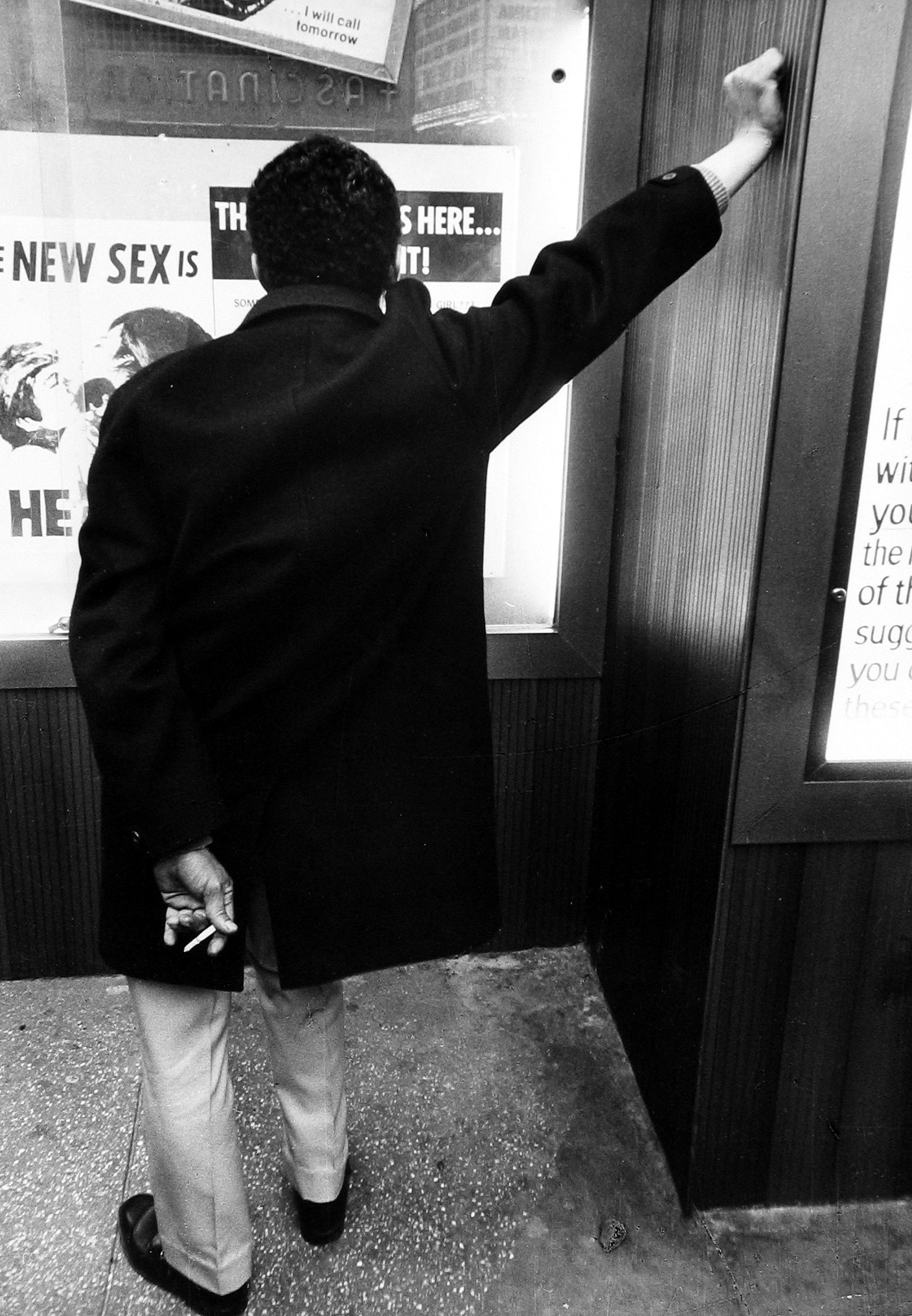 Leon Levinstein: Living in the Edge 2010 Howard Greenberg Gallery