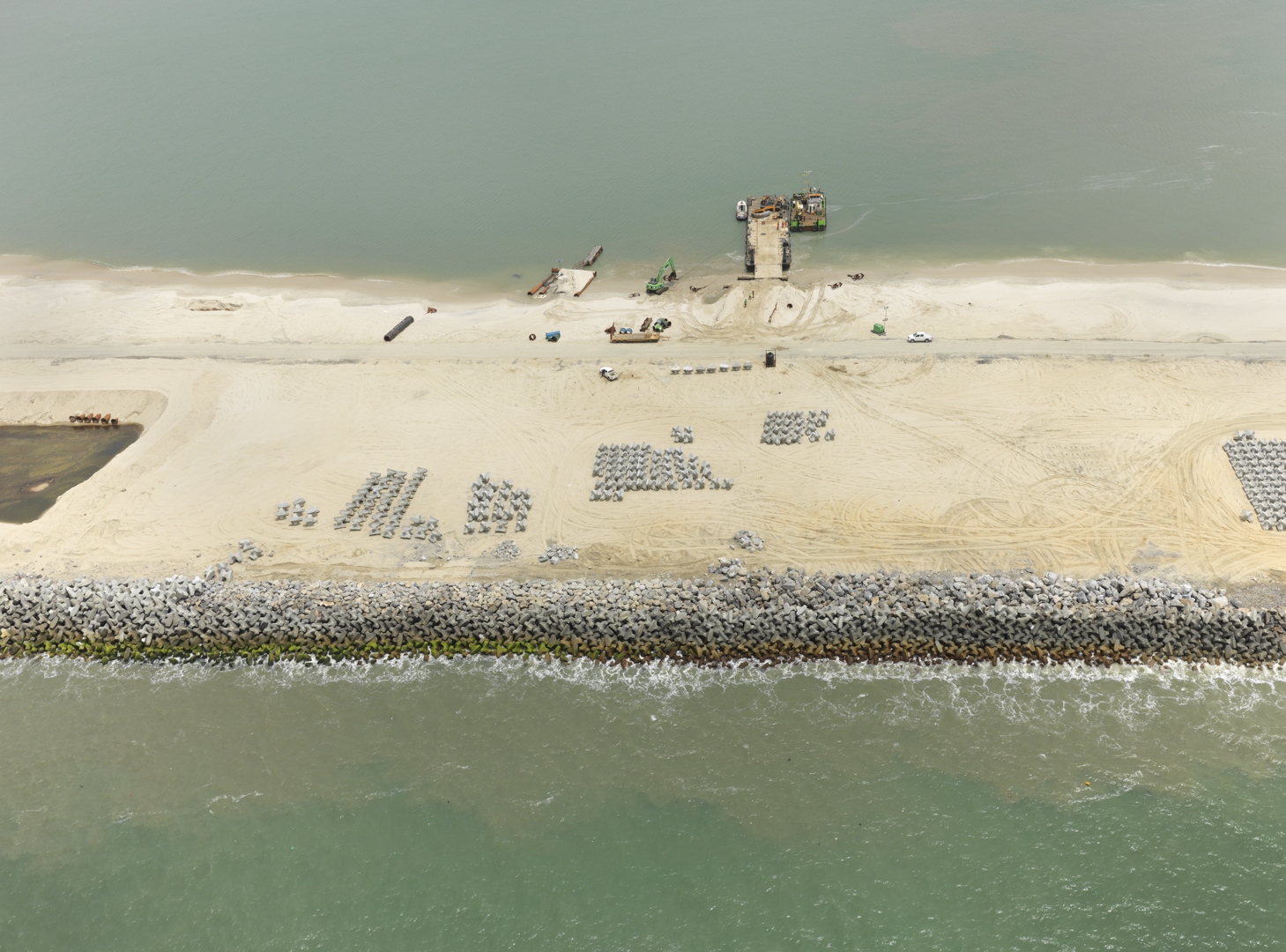 Edward Burtynsky - Eko Atlantic Development #1, Lagos, Nigeria 1/9, 2016 - Howard Greenberg Gallery - 2018