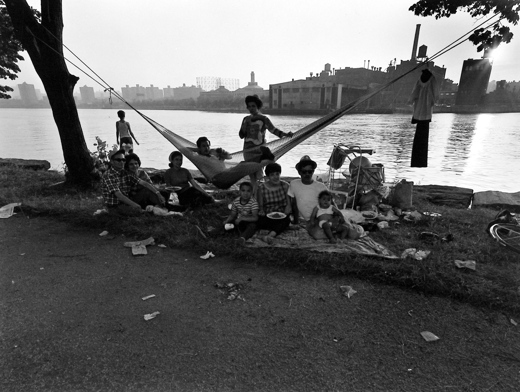 Bruce Davidson Inside/Outside Howard Greenberg Gallery 2003