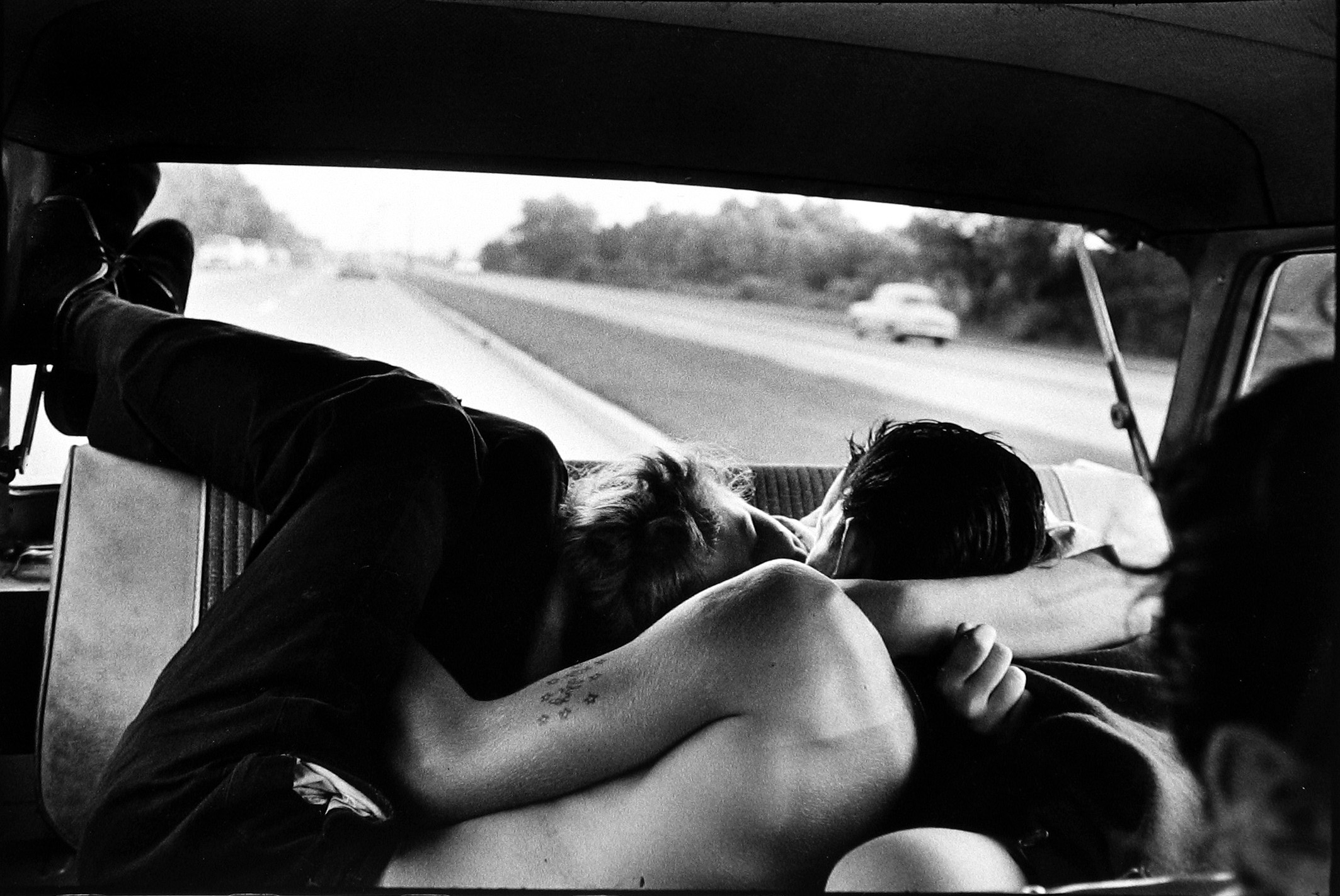 Right of Passage: Youth Culture from Mid-Century 2006 howard greenberg gallery