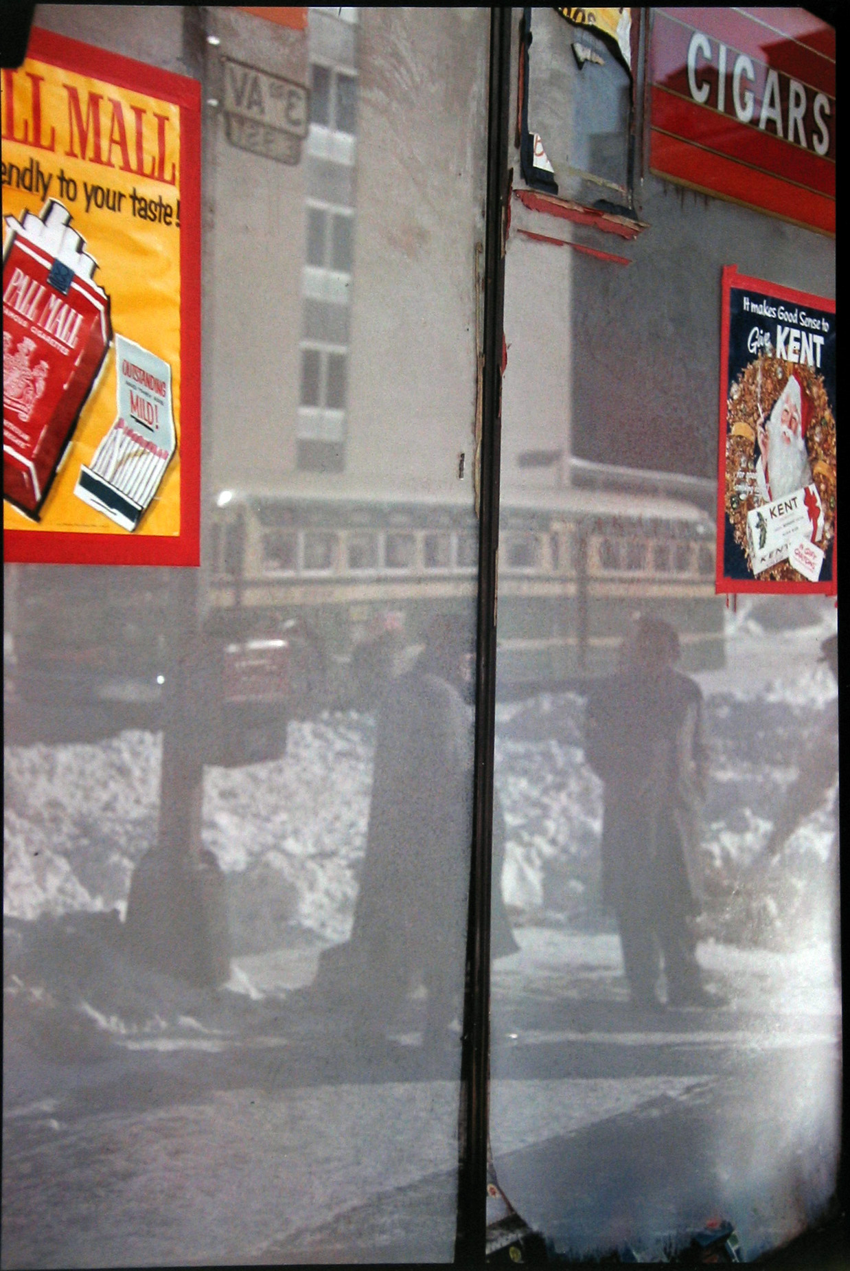Saul Leiter - Snow Scene, 1960 - Howard Greenberg Gallery - 2018