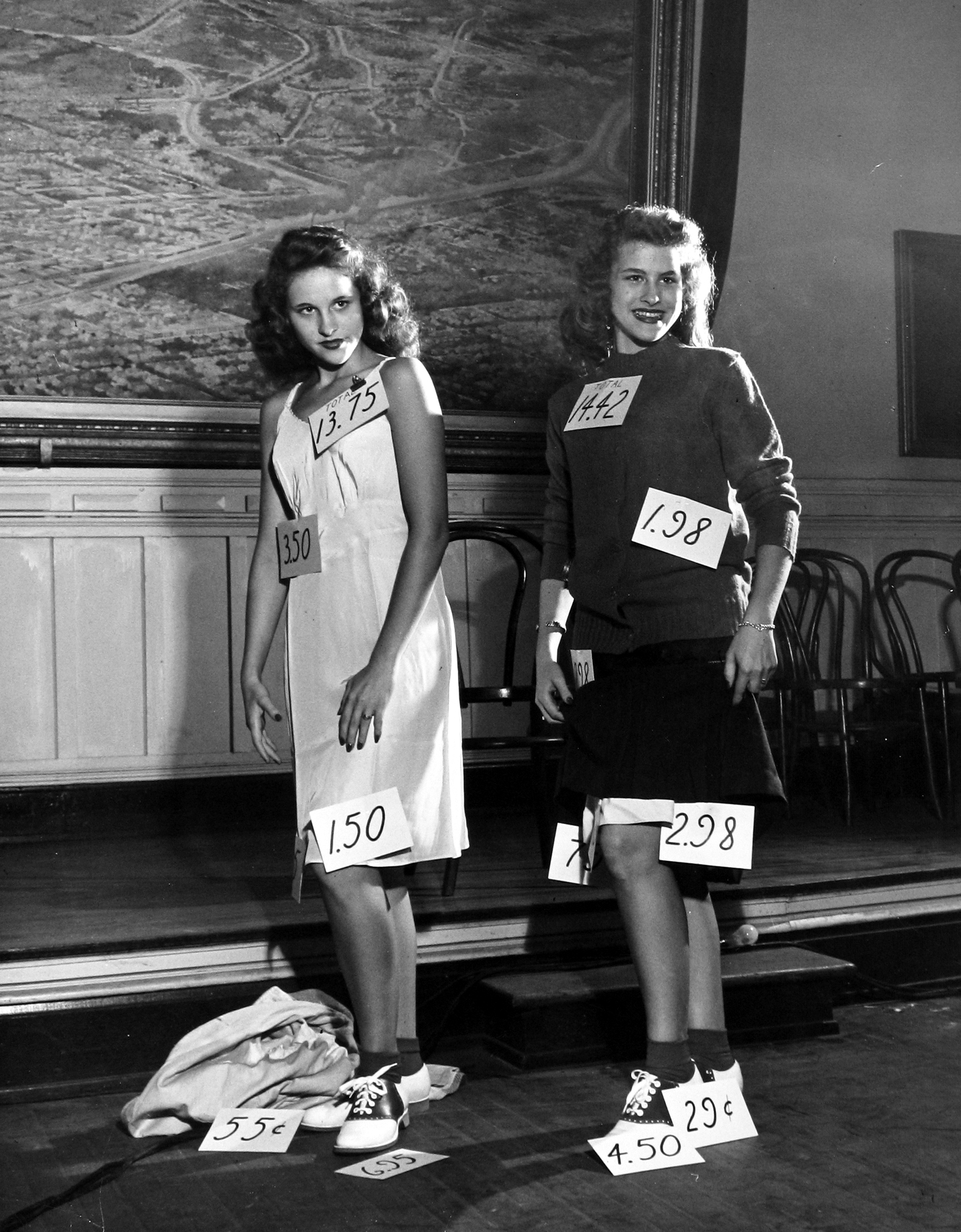 The Heartbeat of Fashion 2010 Howard Greenberg Gallery