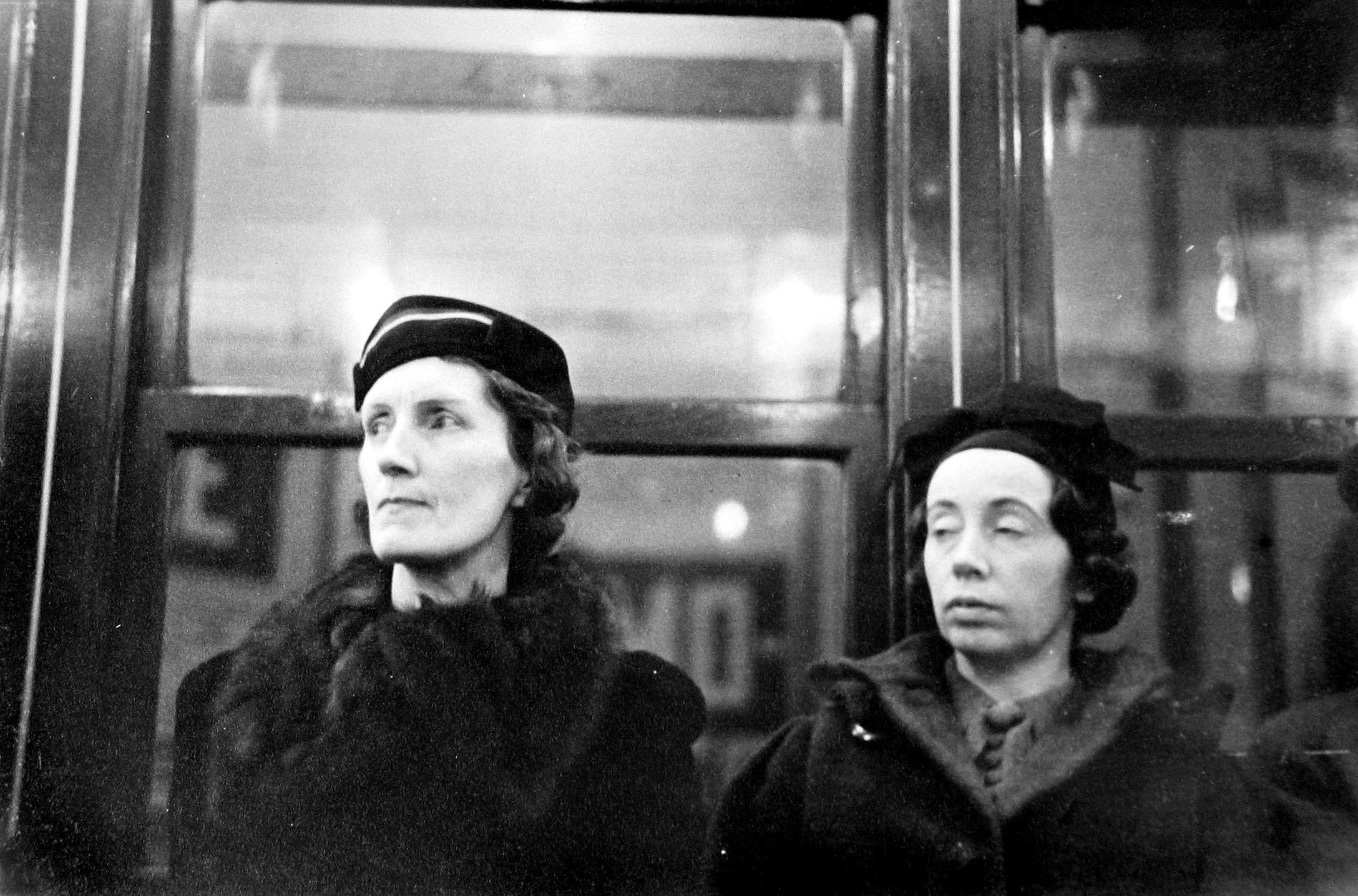 Walker Evans and His Early Circle 2004 Howard Greenberg Gallery