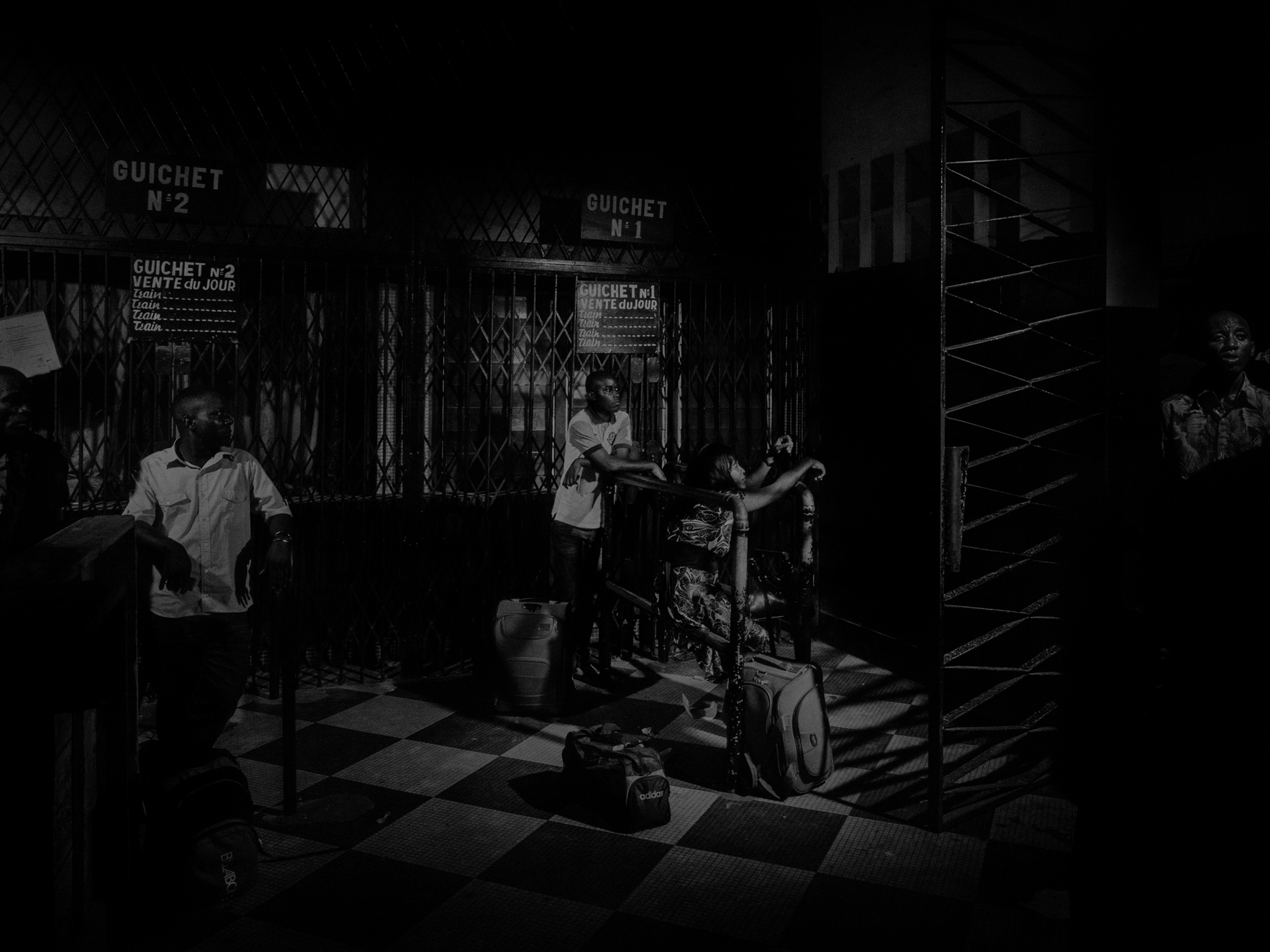 Alex Majoli SKĒNĒ - Howard Greenberg Gallery - 2017