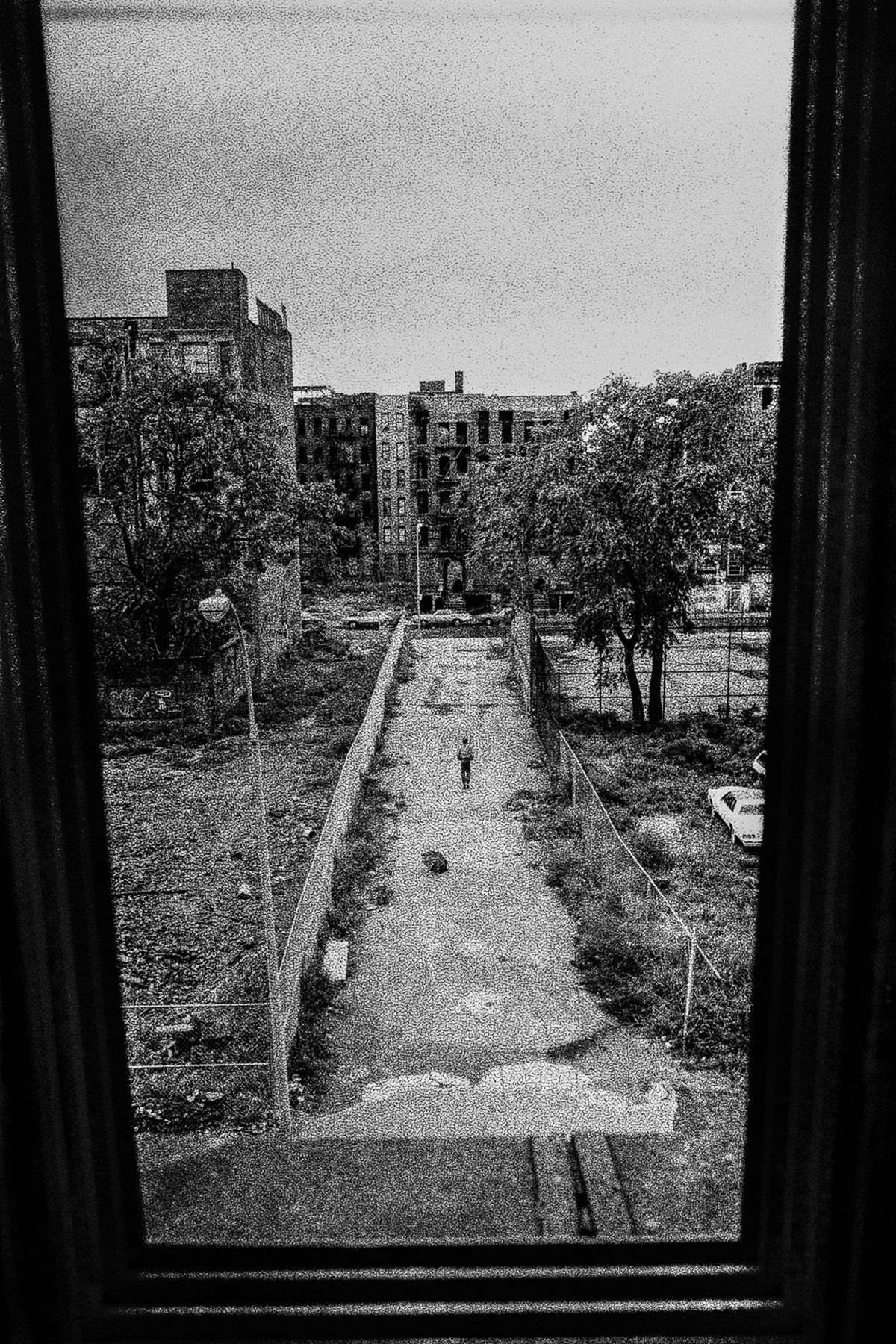 Ken Schles - INVISIBLE CITY / NIGHT WALK 1983-1989 - Howard Greenberg Gallery - 2015