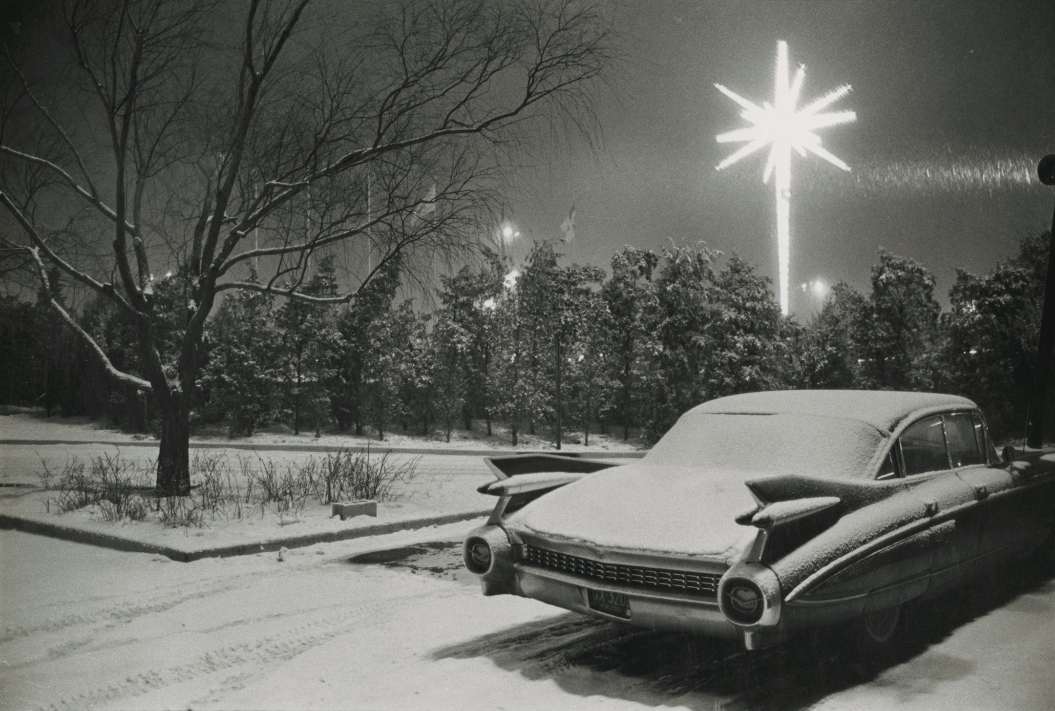 Joel Meyerowitz - 50 Years of Photographs Part I: 1962 - 1977 2012 Howard Greenberg Gallery