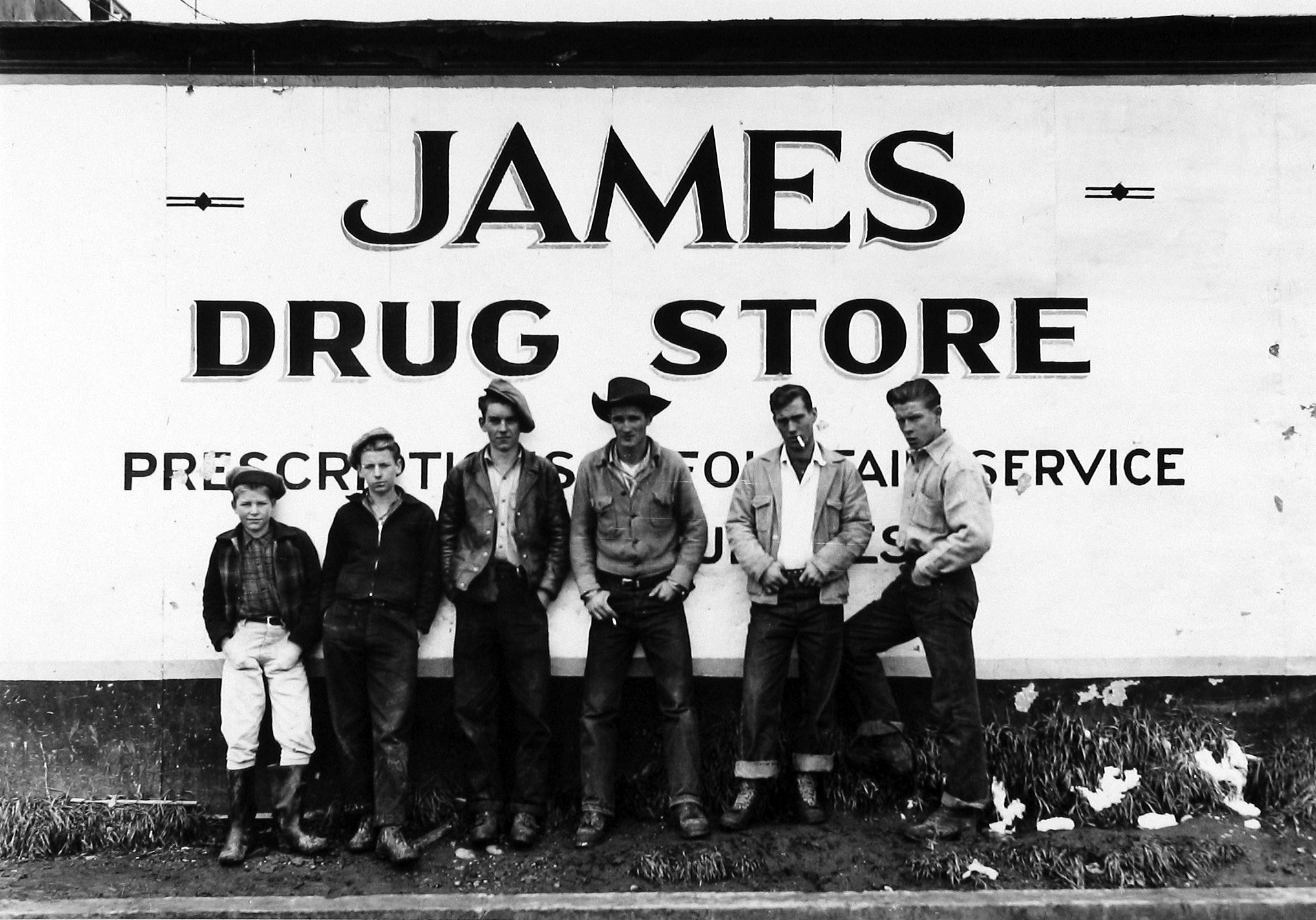 Right of Passage: Youth Culture from Mid-Century 2006 howard greenberg gallery