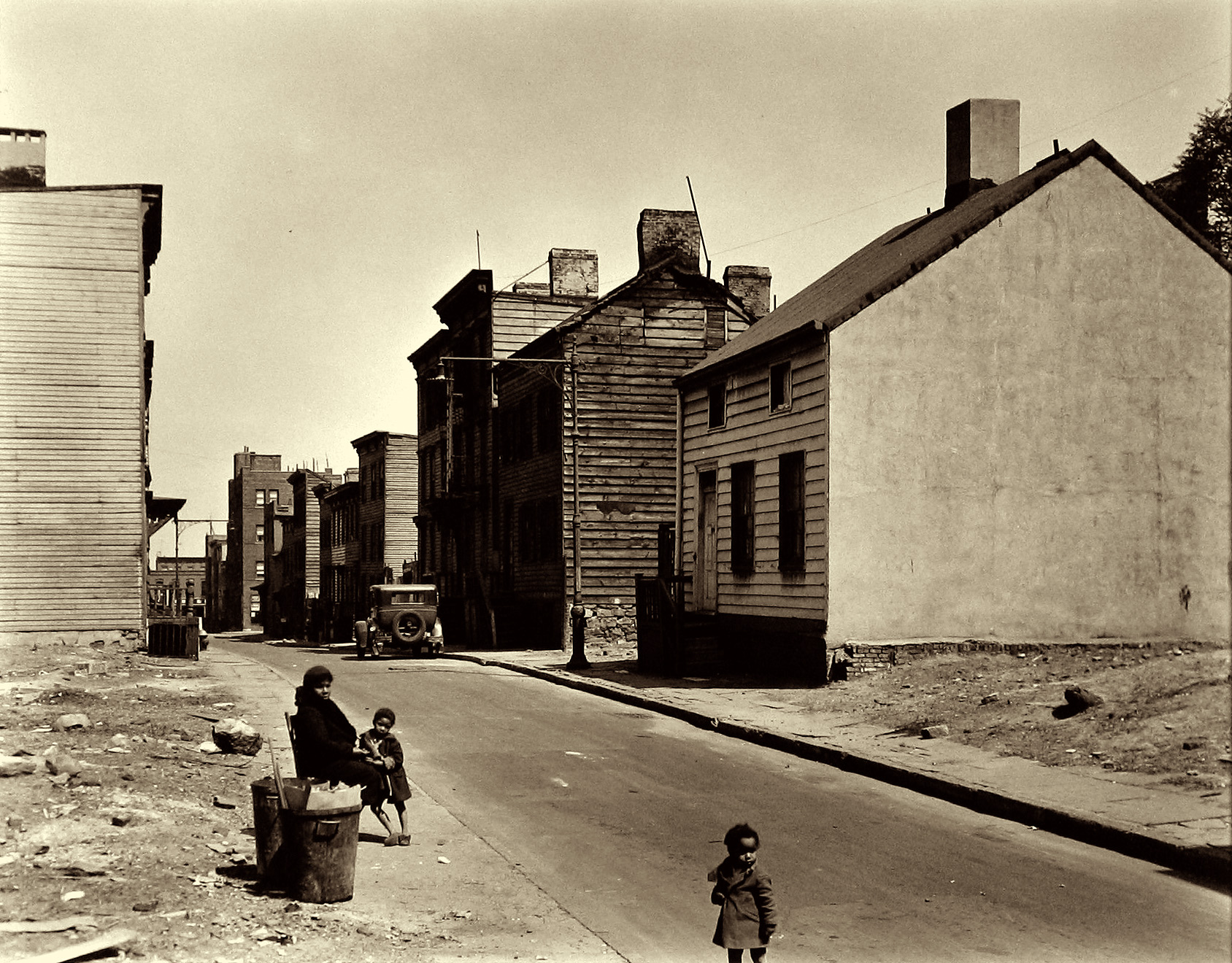 Walker Evans and His Early Circle 2004 Howard Greenberg Gallery