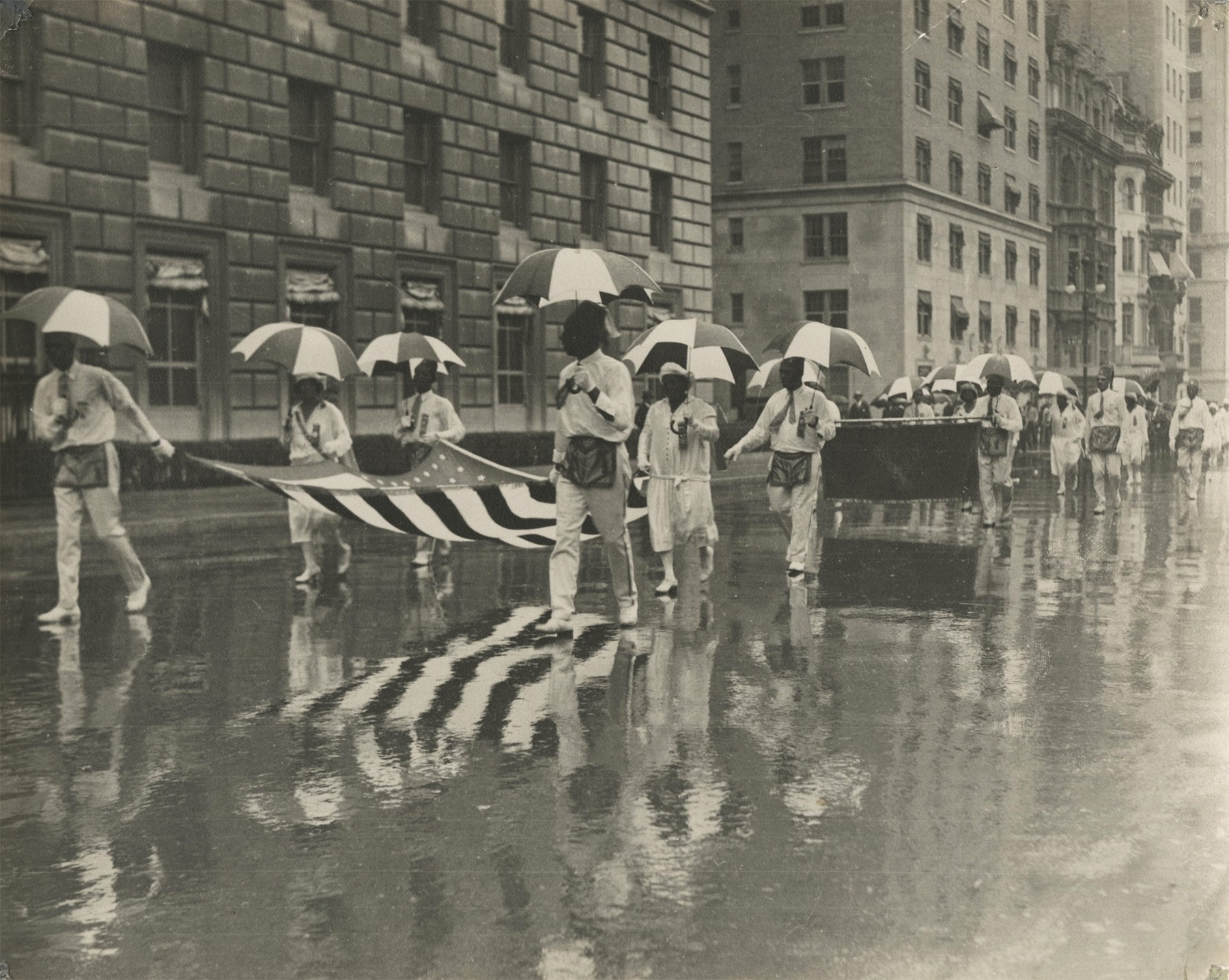 James Van Der Zee - Elks, 1931 - Howard Greenberg Gallery - 2019
