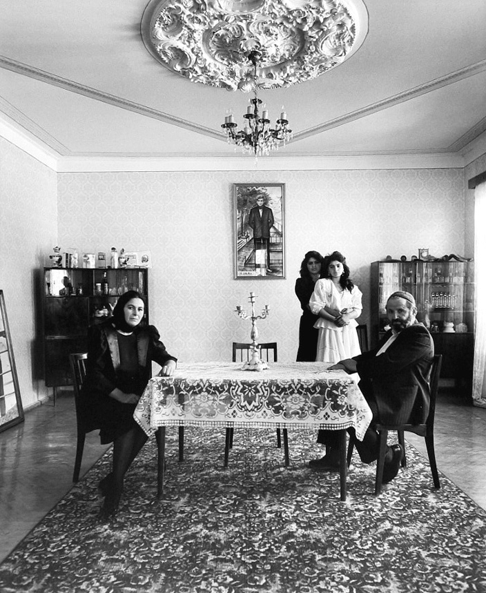 Frédéric Brenner: Exile at Home - Oni, Georgia, USSR, 1990 - Howard Greenberg Gallery