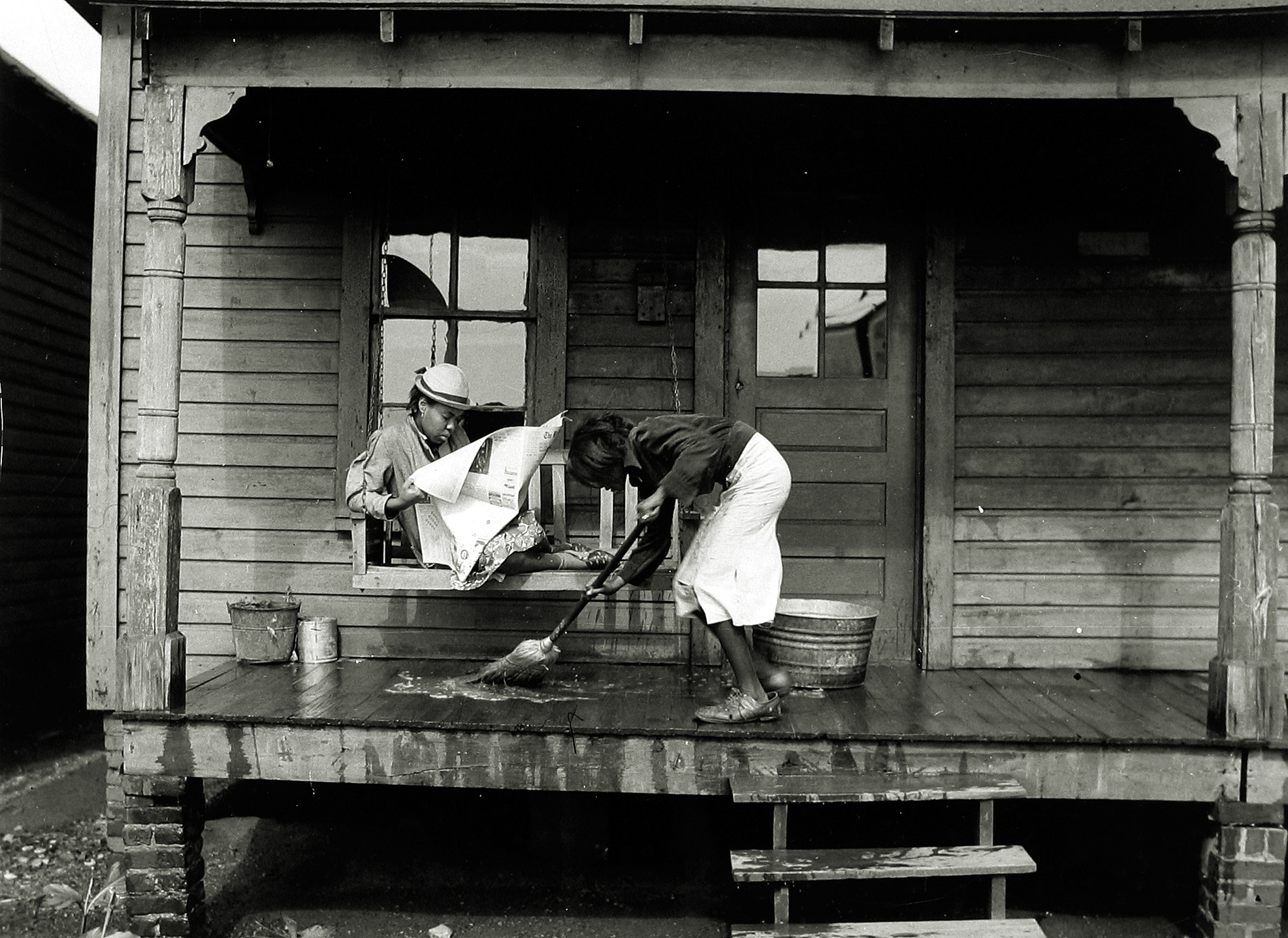 Peter Sekaer: An Untold Story 2010 Howard Greenberg Gallery