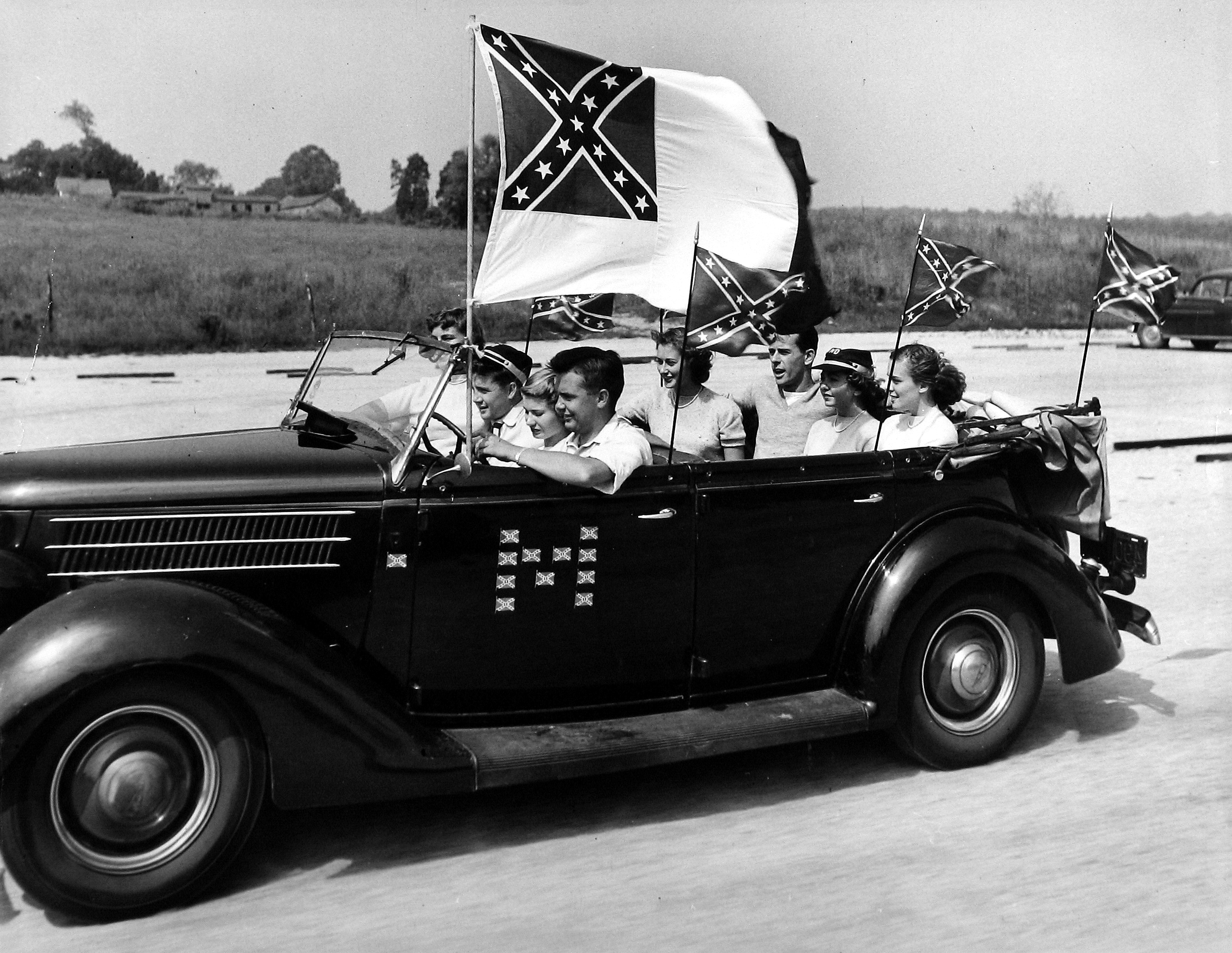 Right of Passage: Youth Culture from Mid-Century 2006 howard greenberg gallery