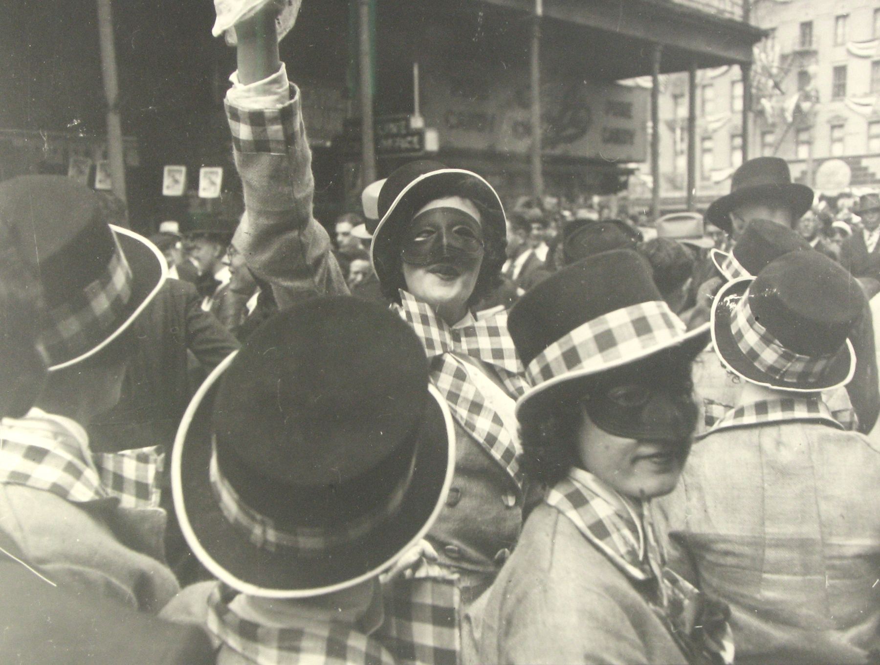 Peter Sekaer: An Untold Story 2010 Howard Greenberg Gallery