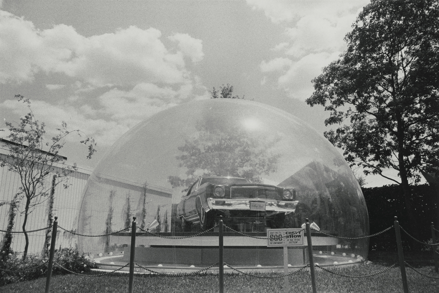 Joel Meyerowitz - 50 Years of Photographs Part I: 1962 - 1977 2012 Howard Greenberg Gallery