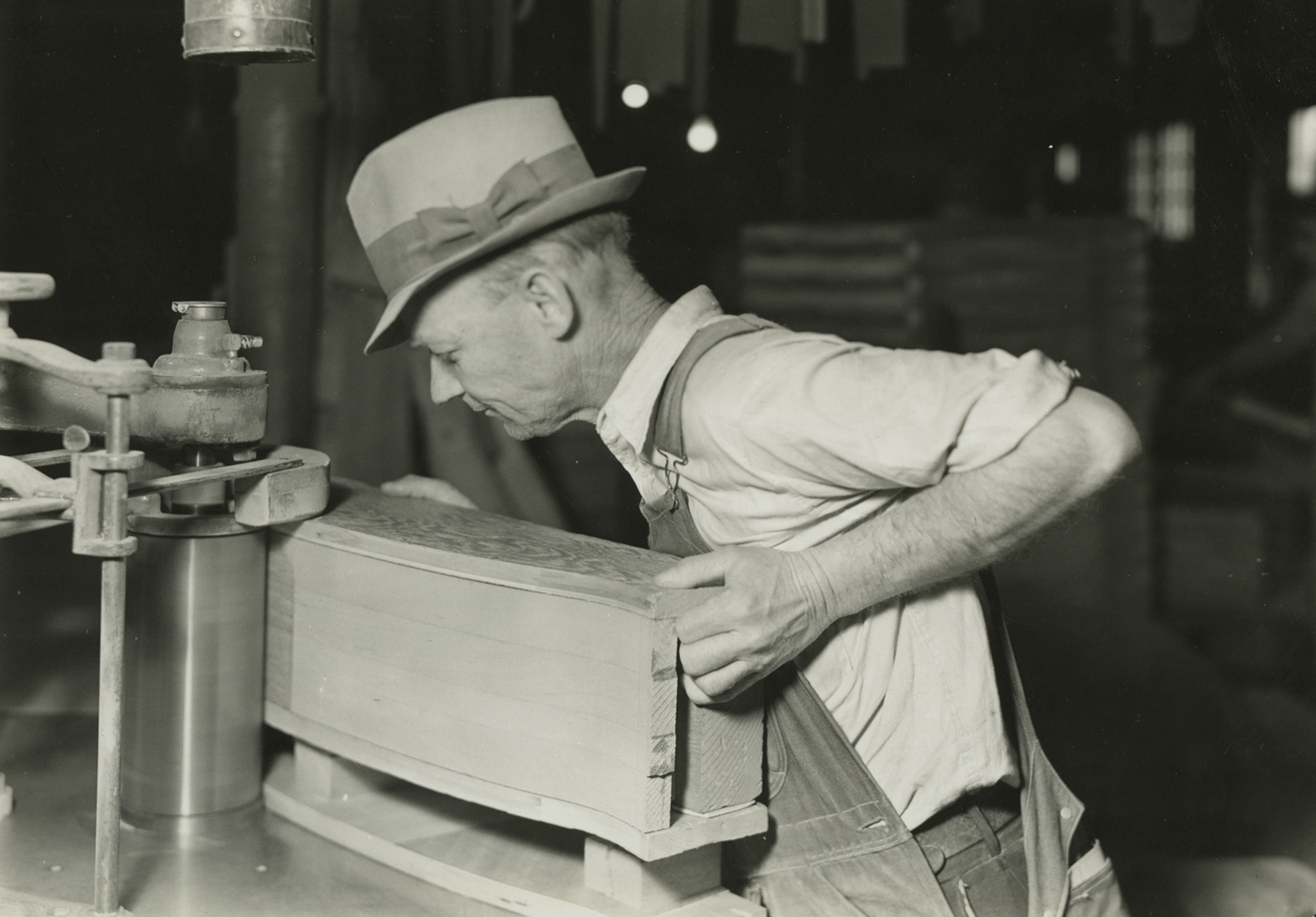 lewis hine, Tomlinson Chair Manufacturing Co., High Point, North Carolina, 1936-37  Gelatin silver print; printed c.1936-37  4 5/8 x 6 5/8 inches