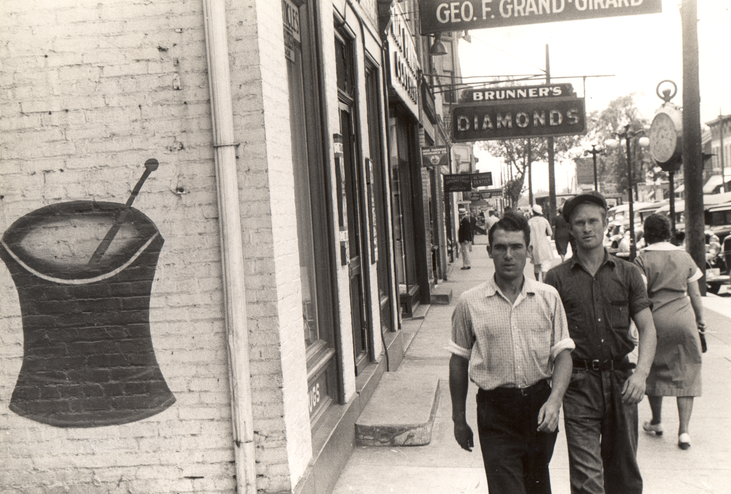 Walker Evans and His Early Circle 2004 Howard Greenberg Gallery