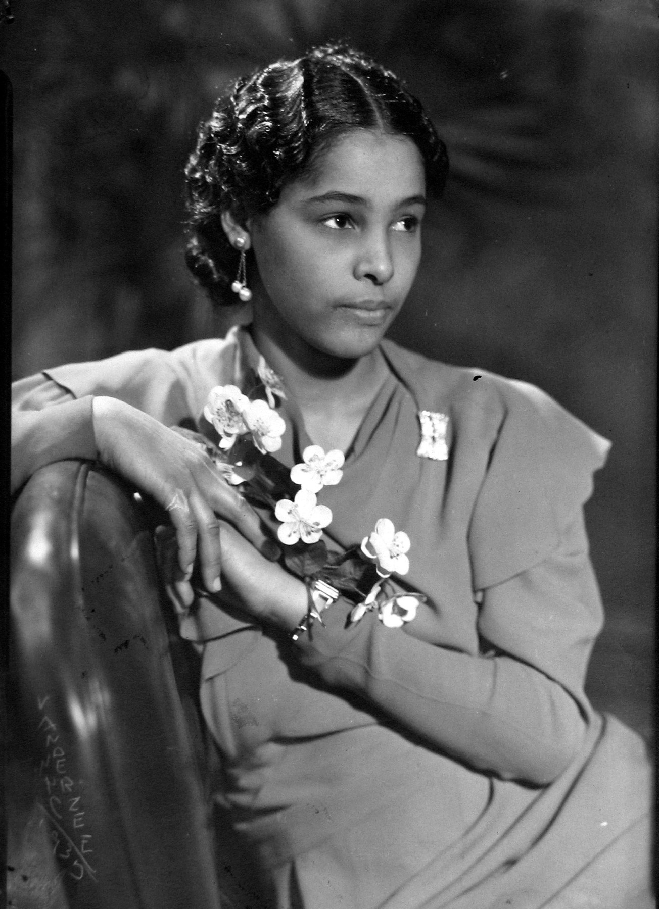 James Van Der Zee - Miss Grace Brooke, 1935 - Howard Greenberg Gallery - 2019