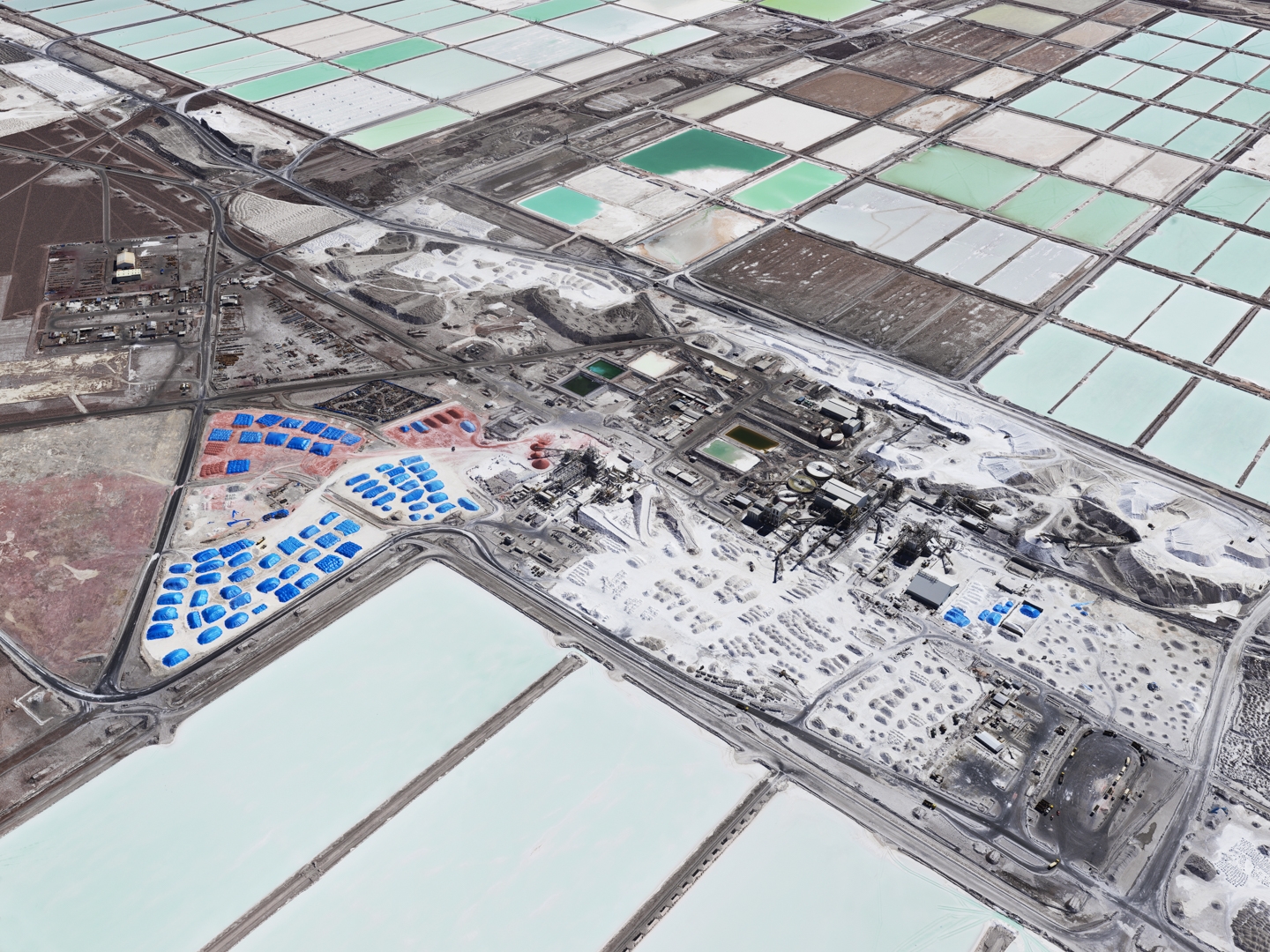 Edward Burtynsky - SQM #1, Processing Plants, Atacama Desert, Chile 1/9, 2017 - Howard Greenberg Gallery - 2018